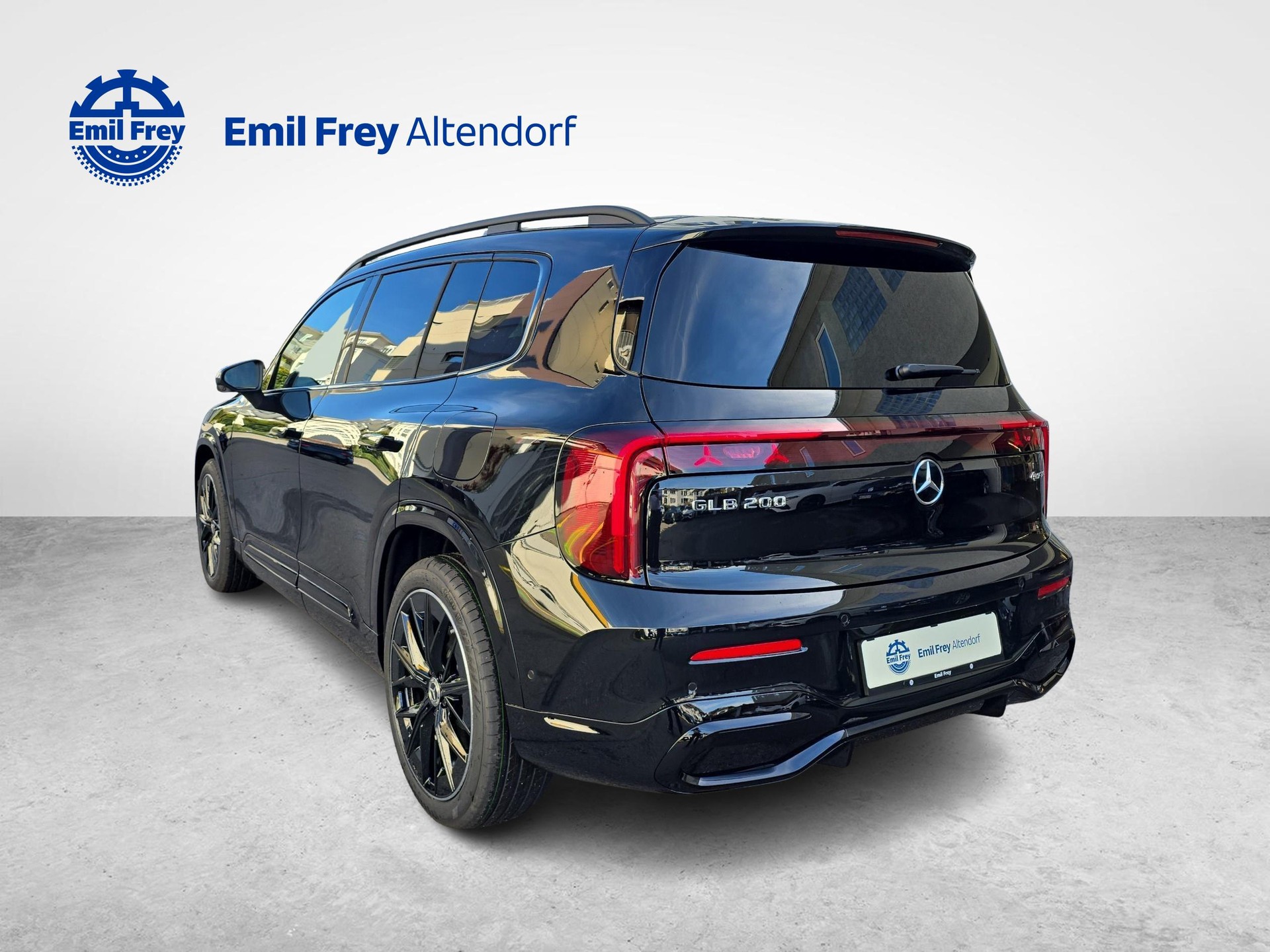 MERCEDES-BENZ GLB 200 4MATIC-image-2