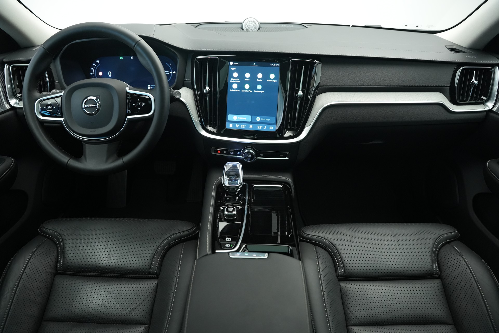 VOLVO V60 T8 eAWD Plug in Hybrid Ultra Dark Geartronic-image-9