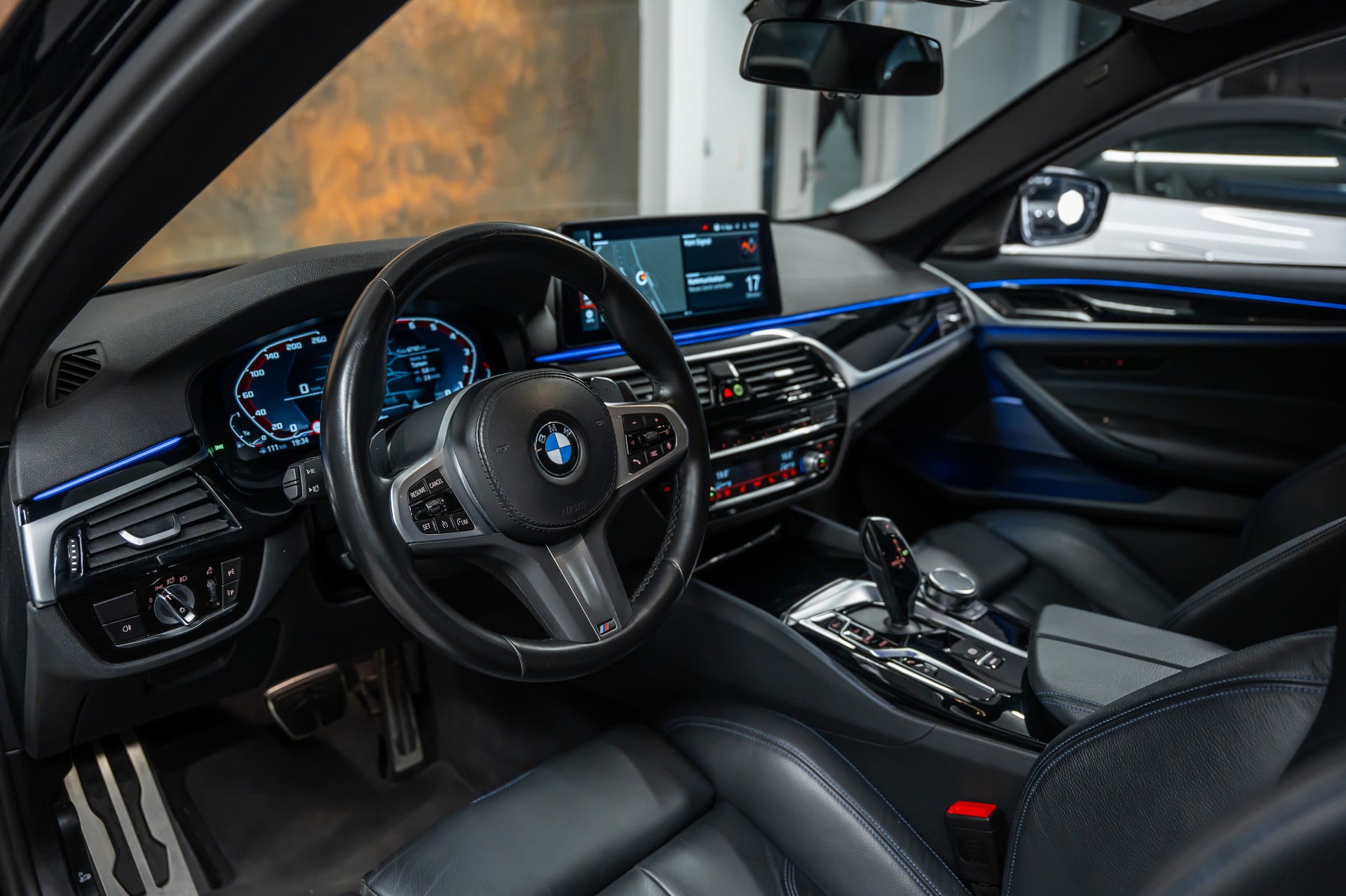 BMW M550i xDrive M Sport Pro Steptronic *Laser*M-Performance Sitze*Head-Up*360°*-image-10