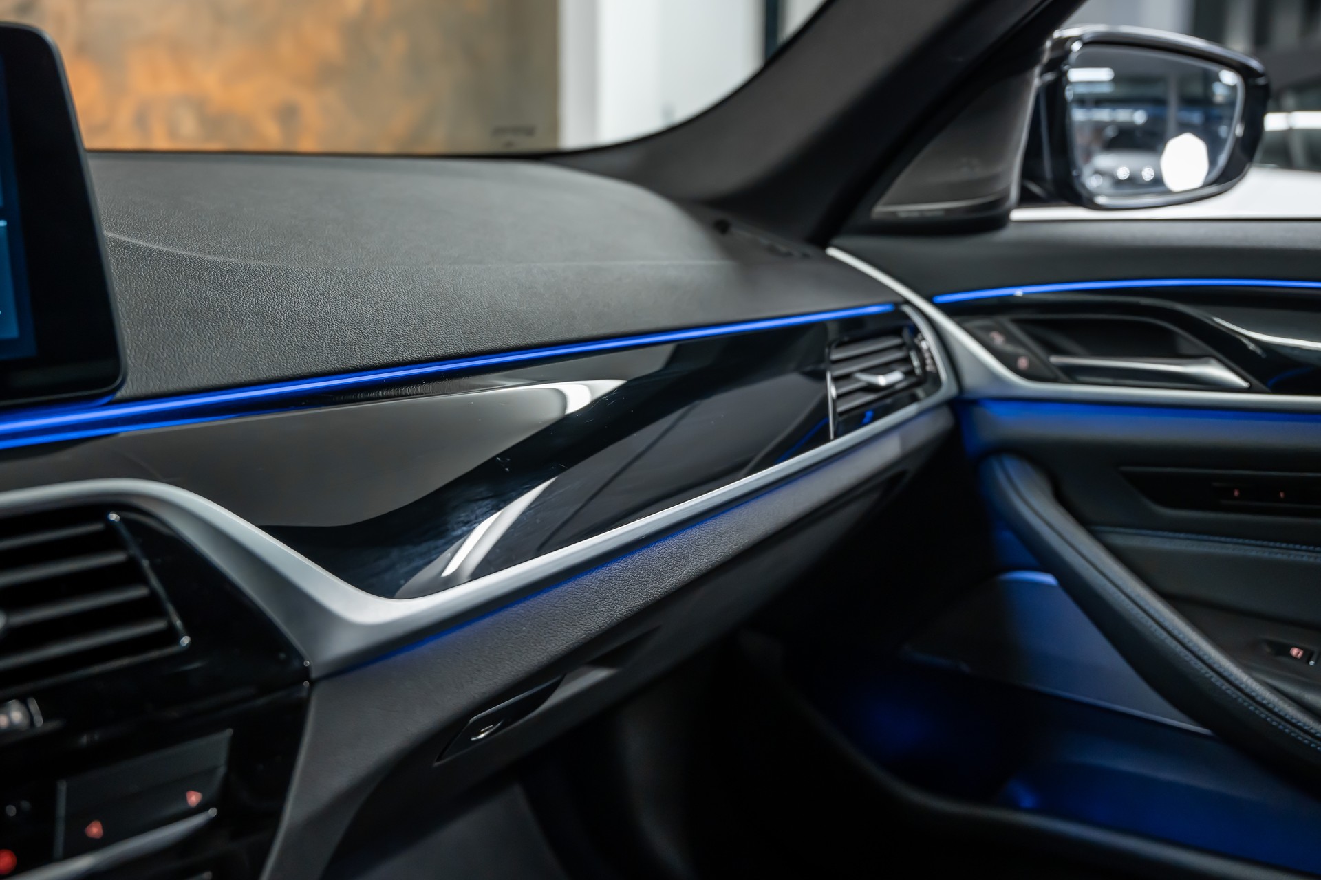 BMW M550i xDrive M Sport Pro Steptronic *Laser*M-Performance Sitze*Head-Up*360°*-image-26