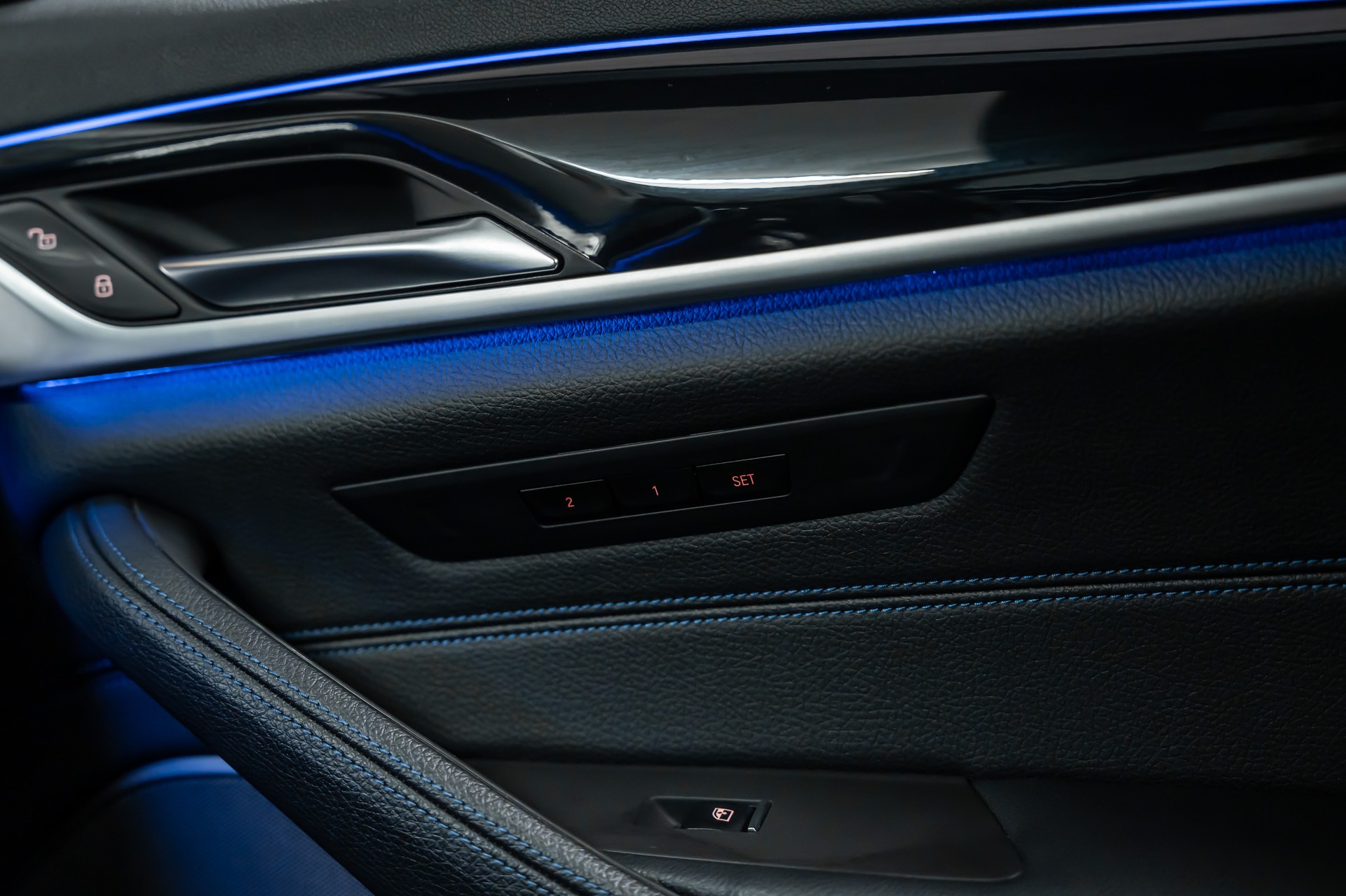 BMW M550i xDrive M Sport Pro Steptronic *Laser*M-Performance Sitze*Head-Up*360°*-image-22