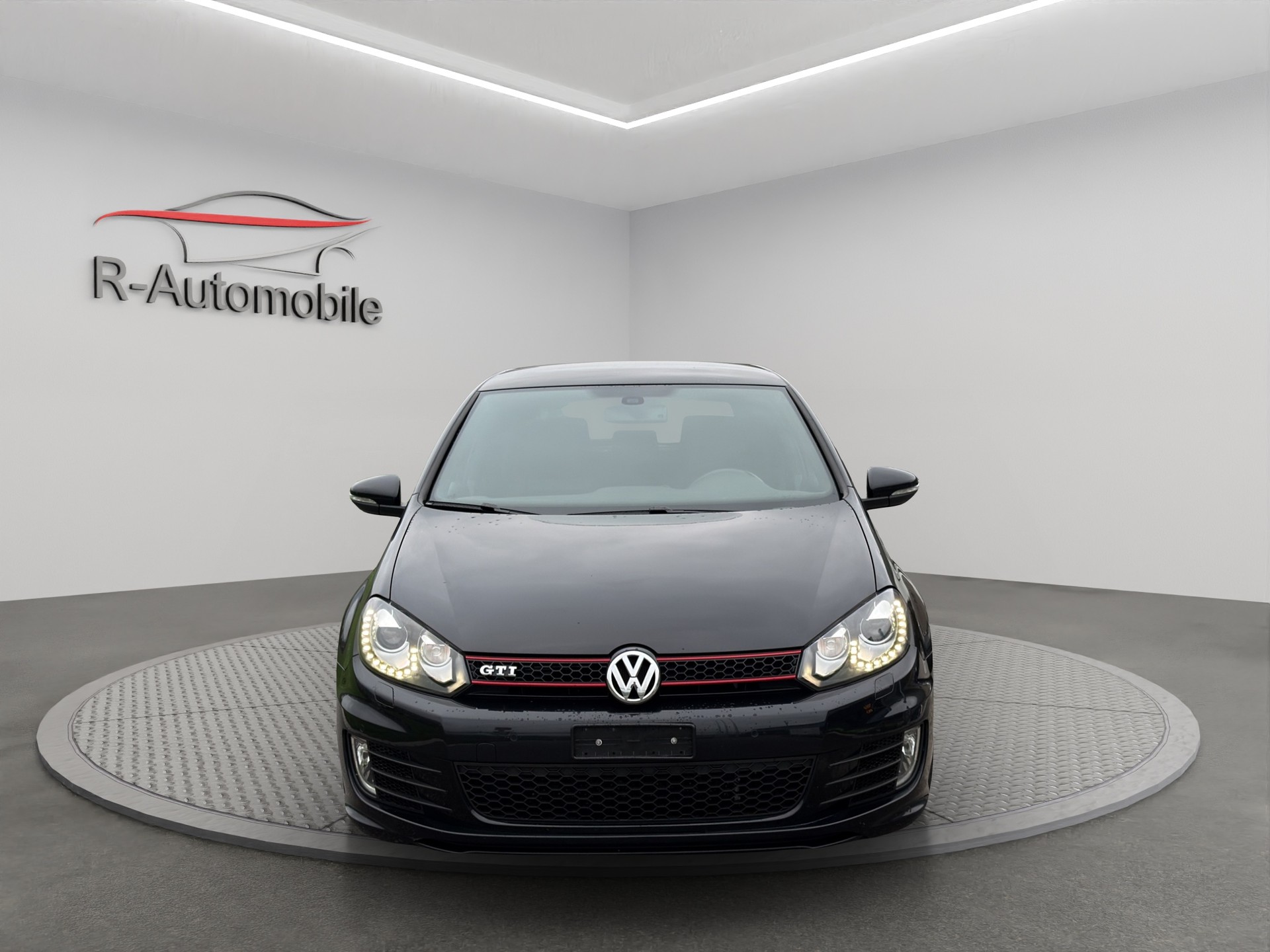 VW Golf 2.0 TSI GTI Edition 35 DSG-image-7