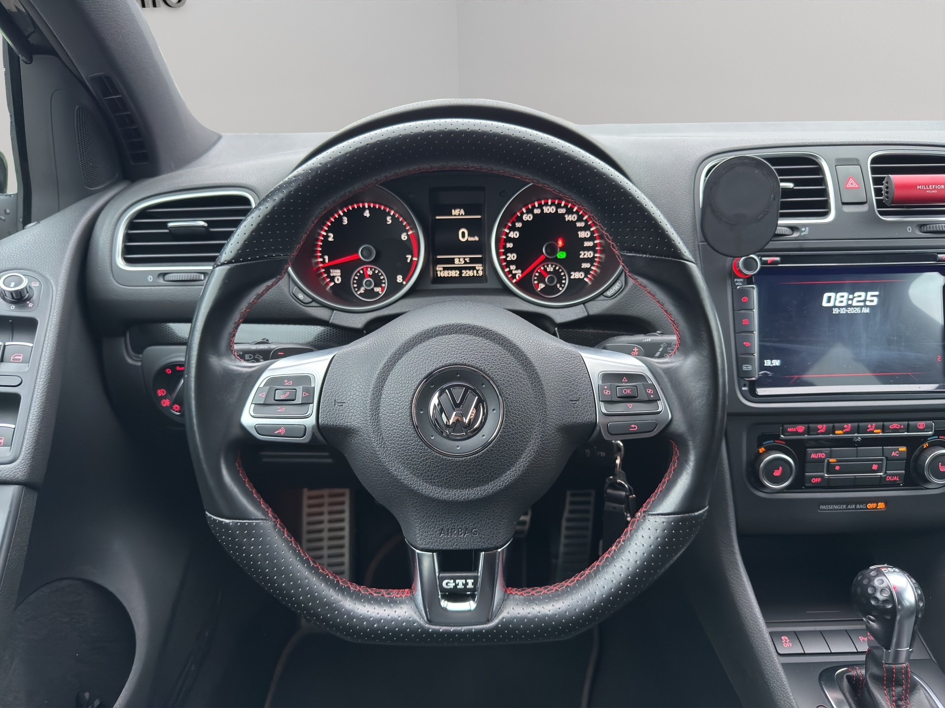 VW Golf 2.0 TSI GTI Edition 35 DSG-image-10