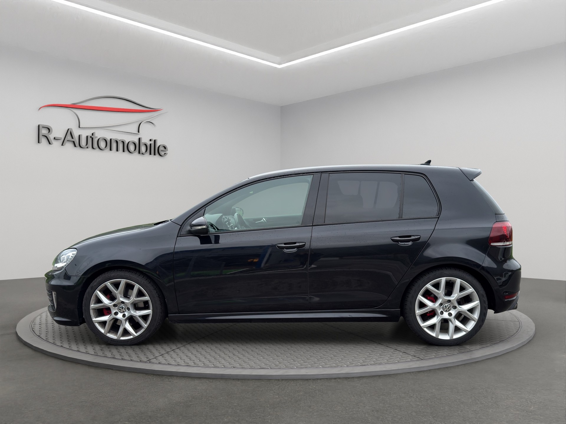 VW Golf 2.0 TSI GTI Edition 35 DSG-image-1