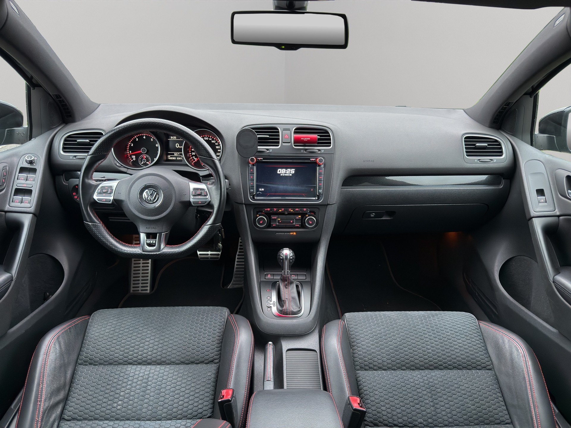 VW Golf 2.0 TSI GTI Edition 35 DSG-image-11