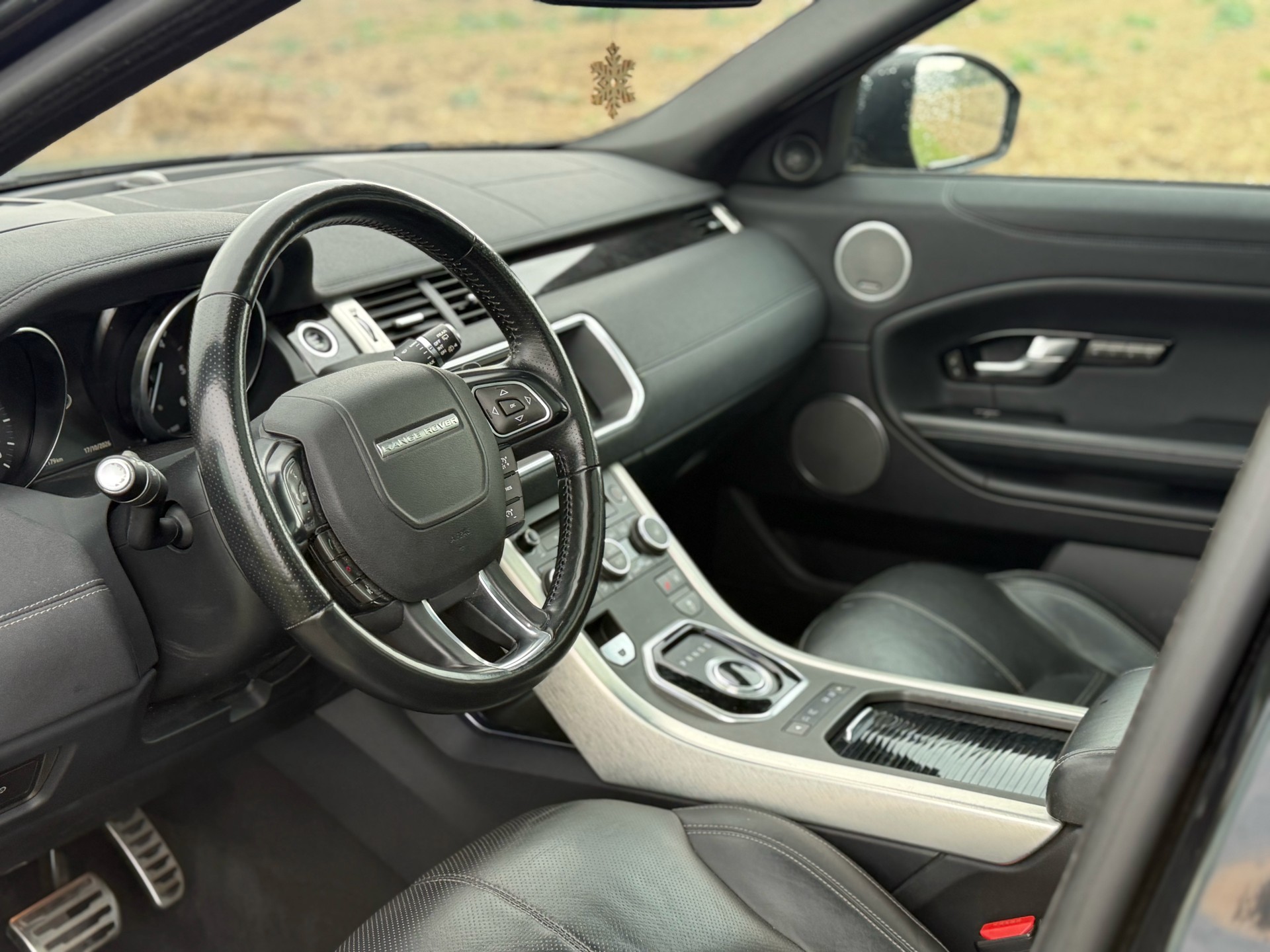 LAND ROVER Range Rover Evoque 2.0 TD4 HSE Dynamic AT9-image-9