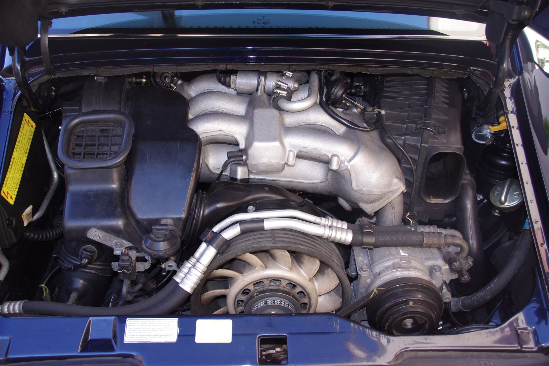 PORSCHE 911 Carrera 4S-image-13
