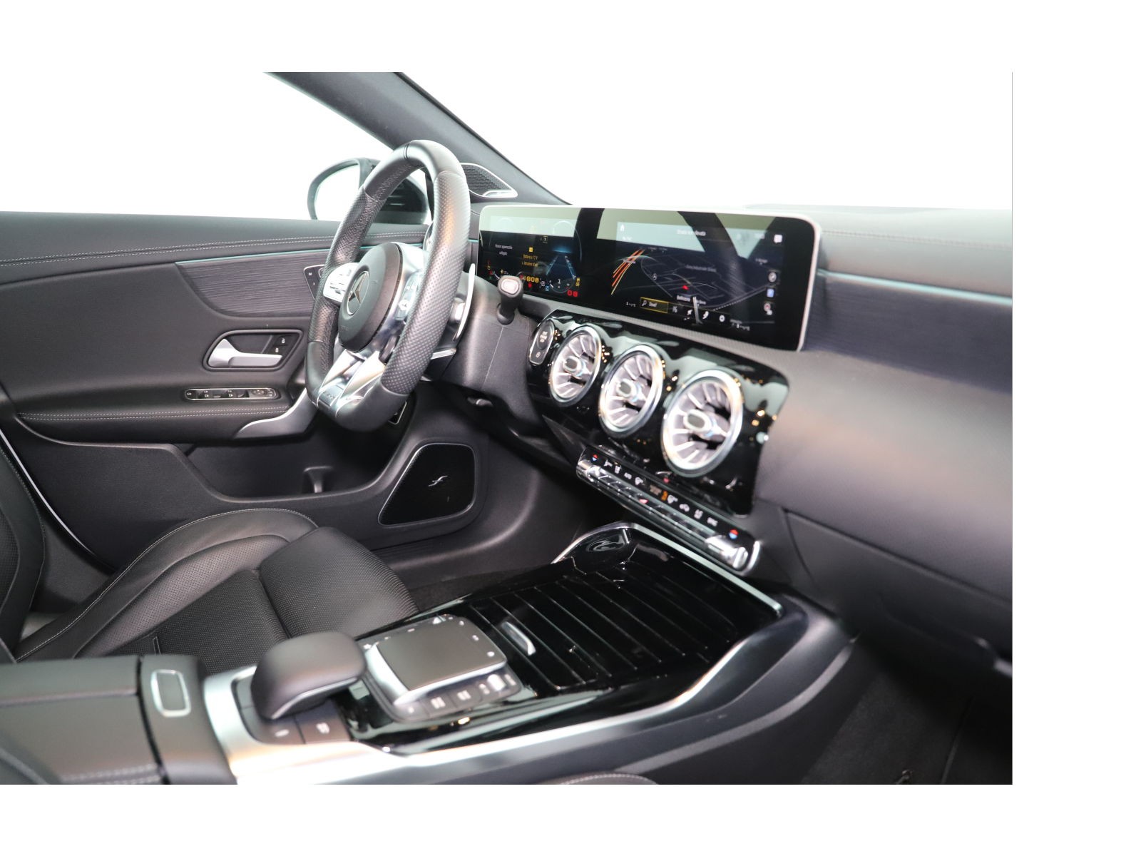MERCEDES-BENZ CLA SB 45 S AMG 4Matic+-image-10