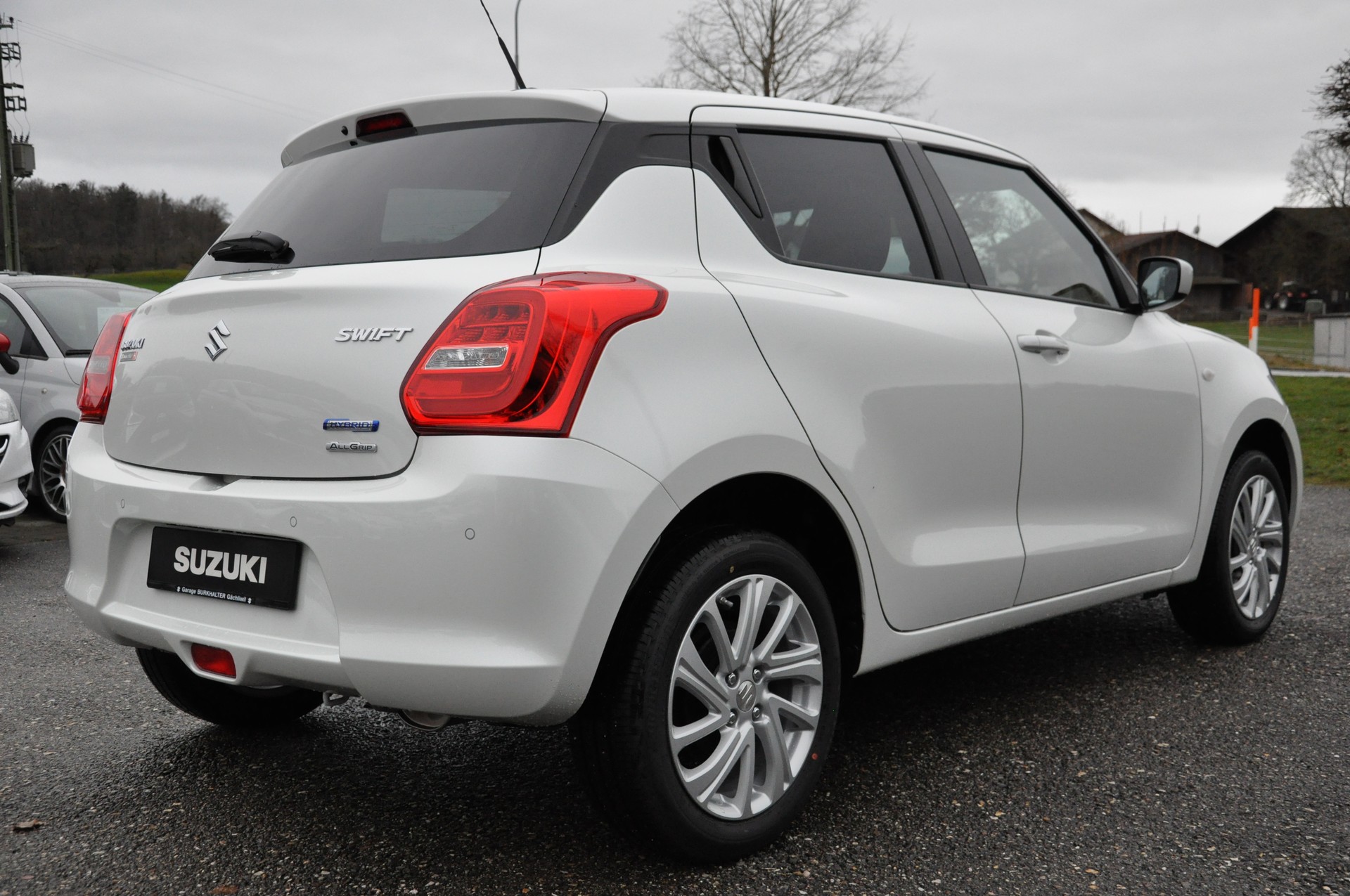 SUZUKI Swift 1.2 Compact + 4x4 Hybrid-image-5