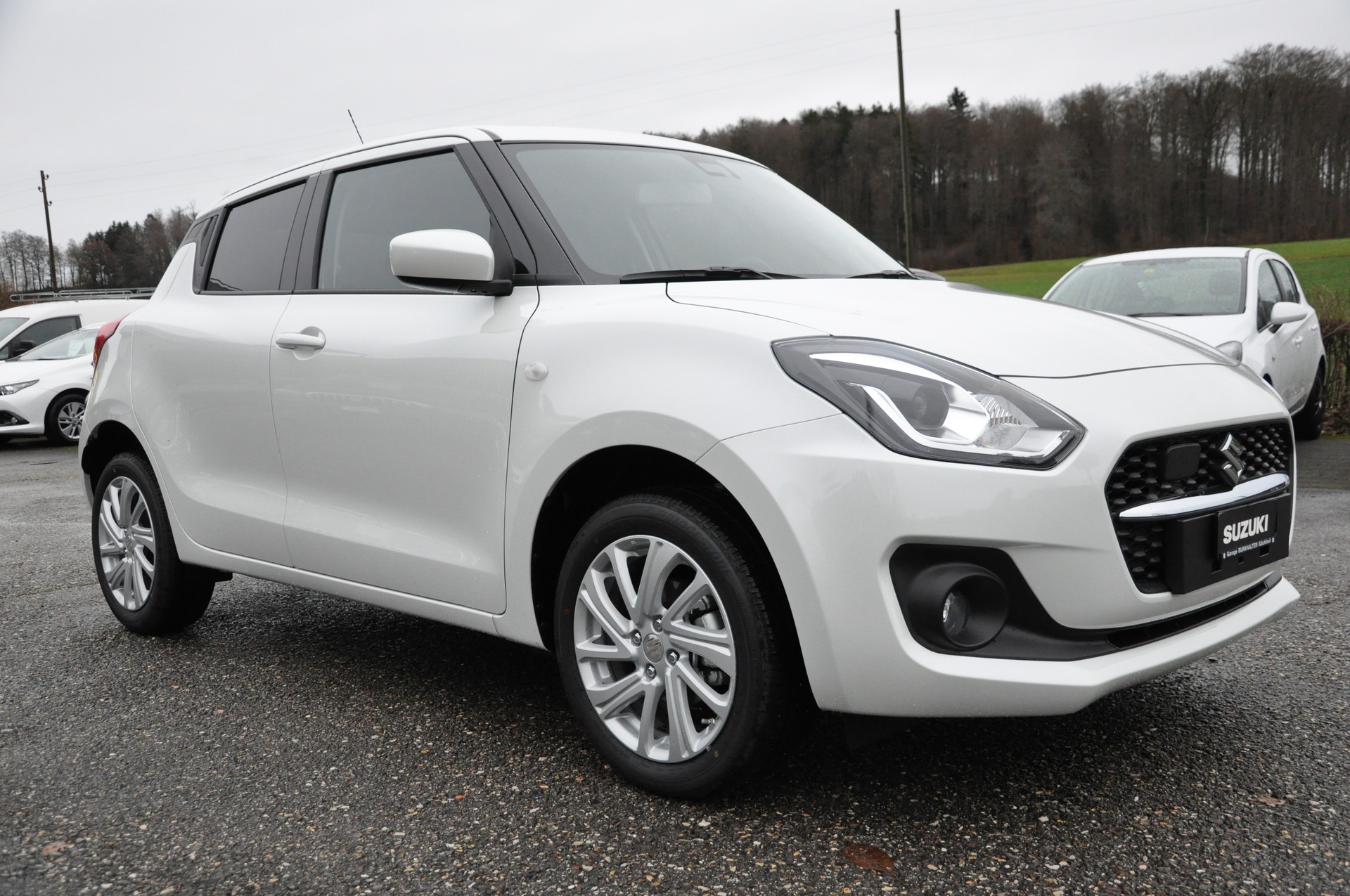 SUZUKI Swift 1.2 Compact + 4x4 Hybrid-image-7