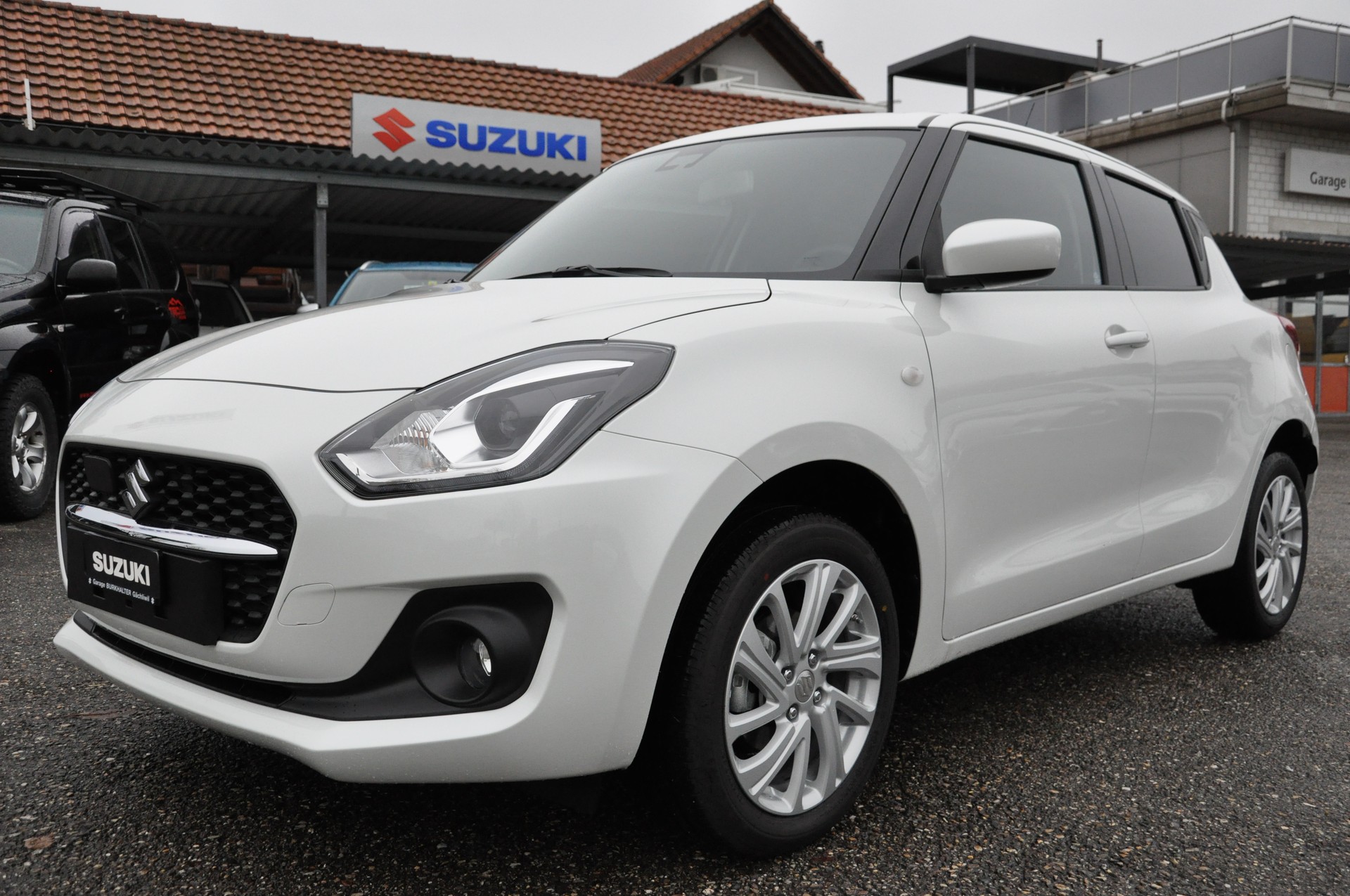 SUZUKI Swift 1.2 Compact + 4x4 Hybrid-showroom-element-1