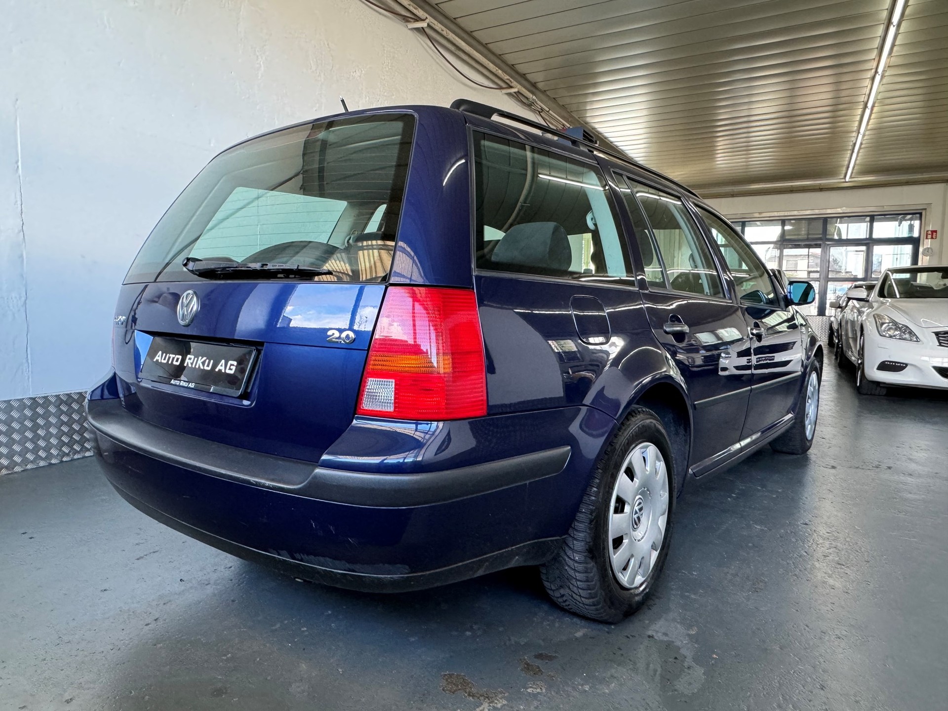 VW Golf Variant 2.0 Comfortline-image-7