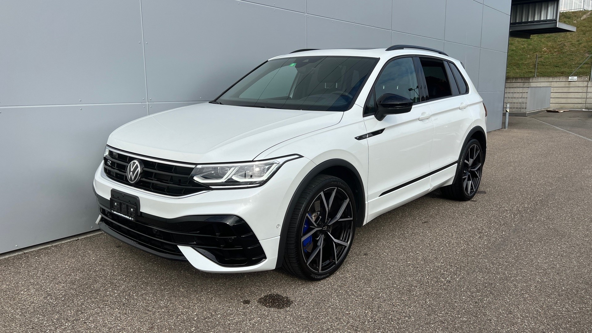 VW Tiguan 2.0TSI R 4Motion DSG-image-0