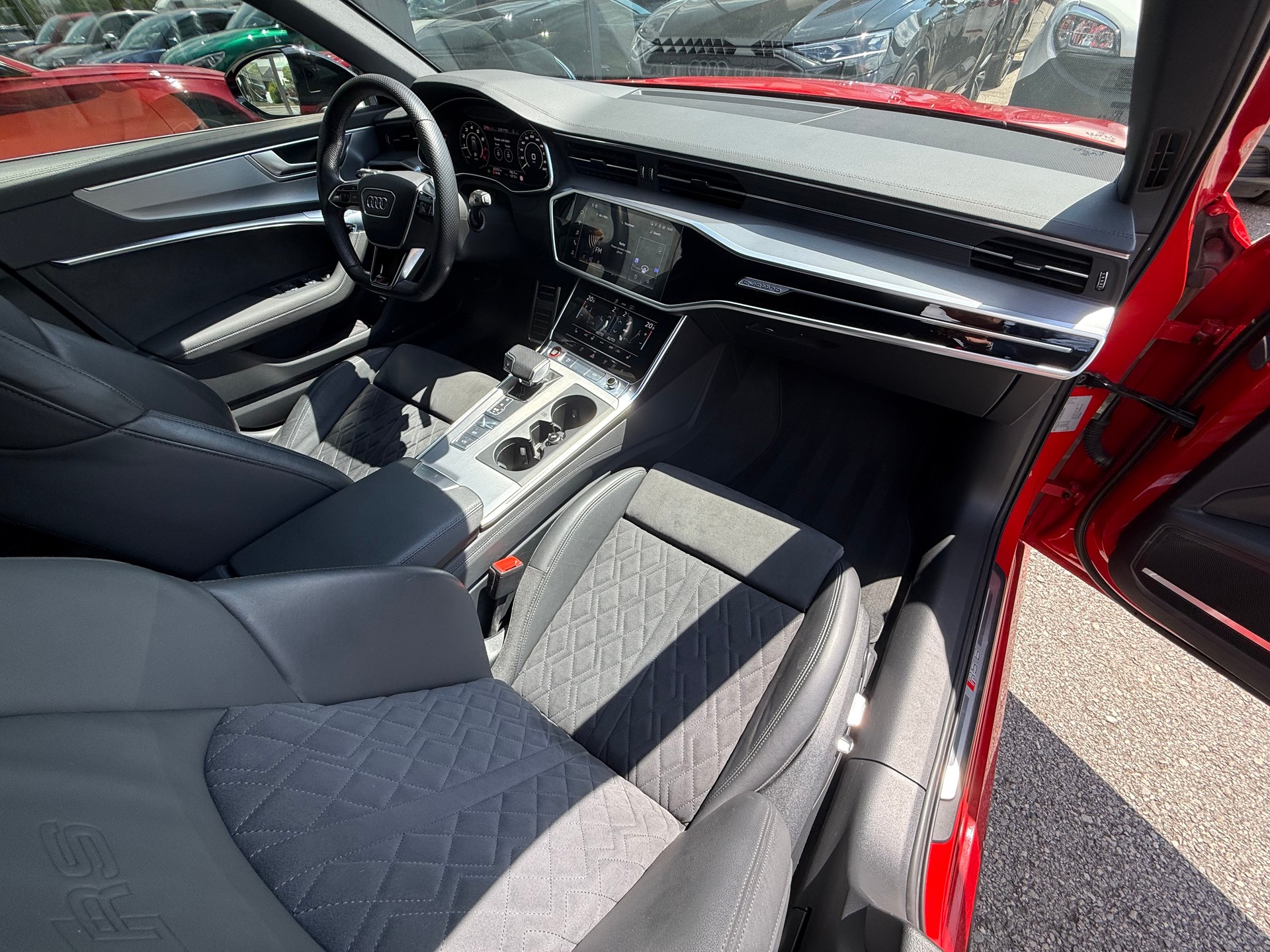 AUDI RS6 Avant 4.0 TFSI V8 quattro-image-11