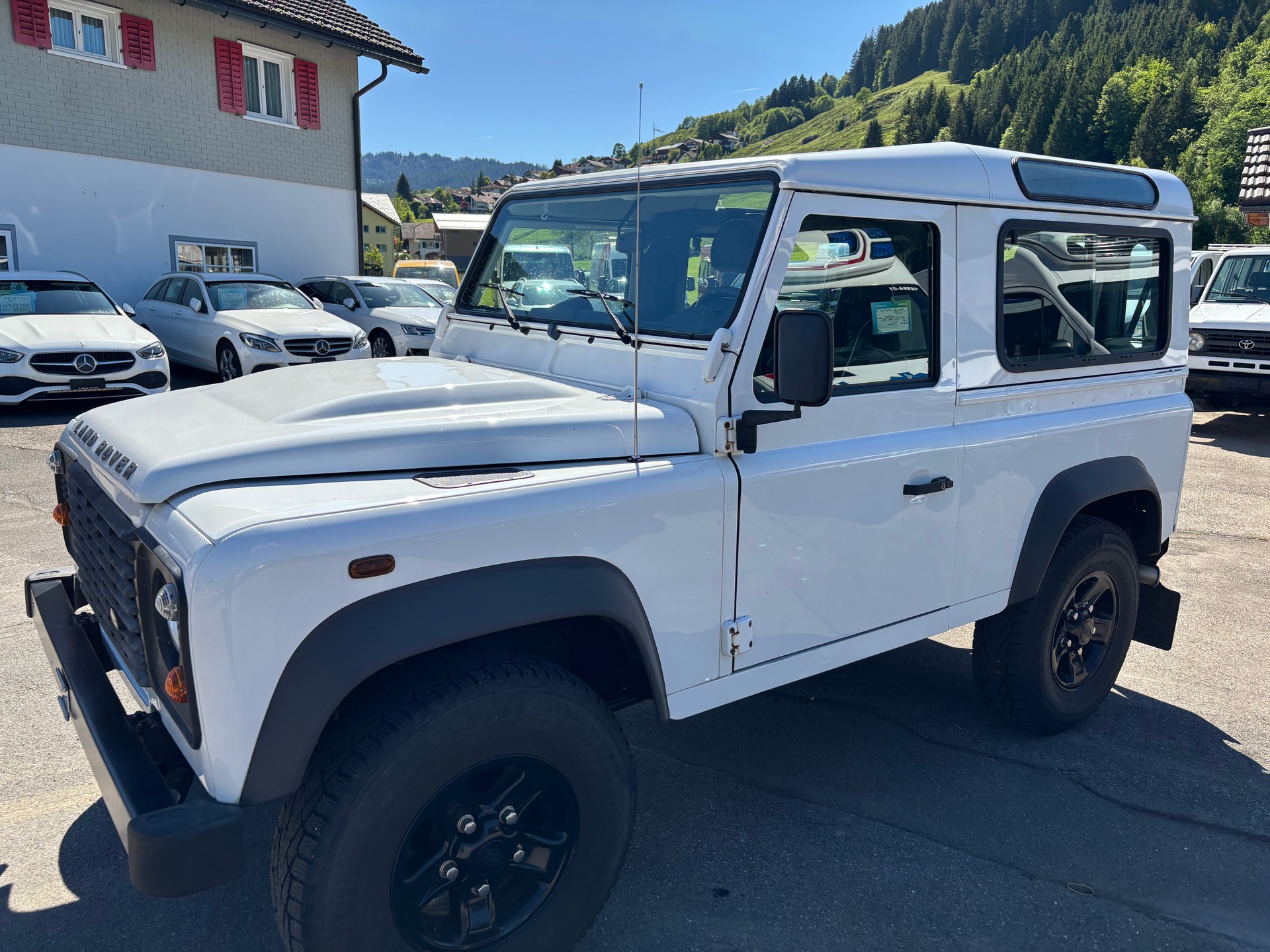 LAND ROVER Defender 90 2.2 TD4 Station Wagon