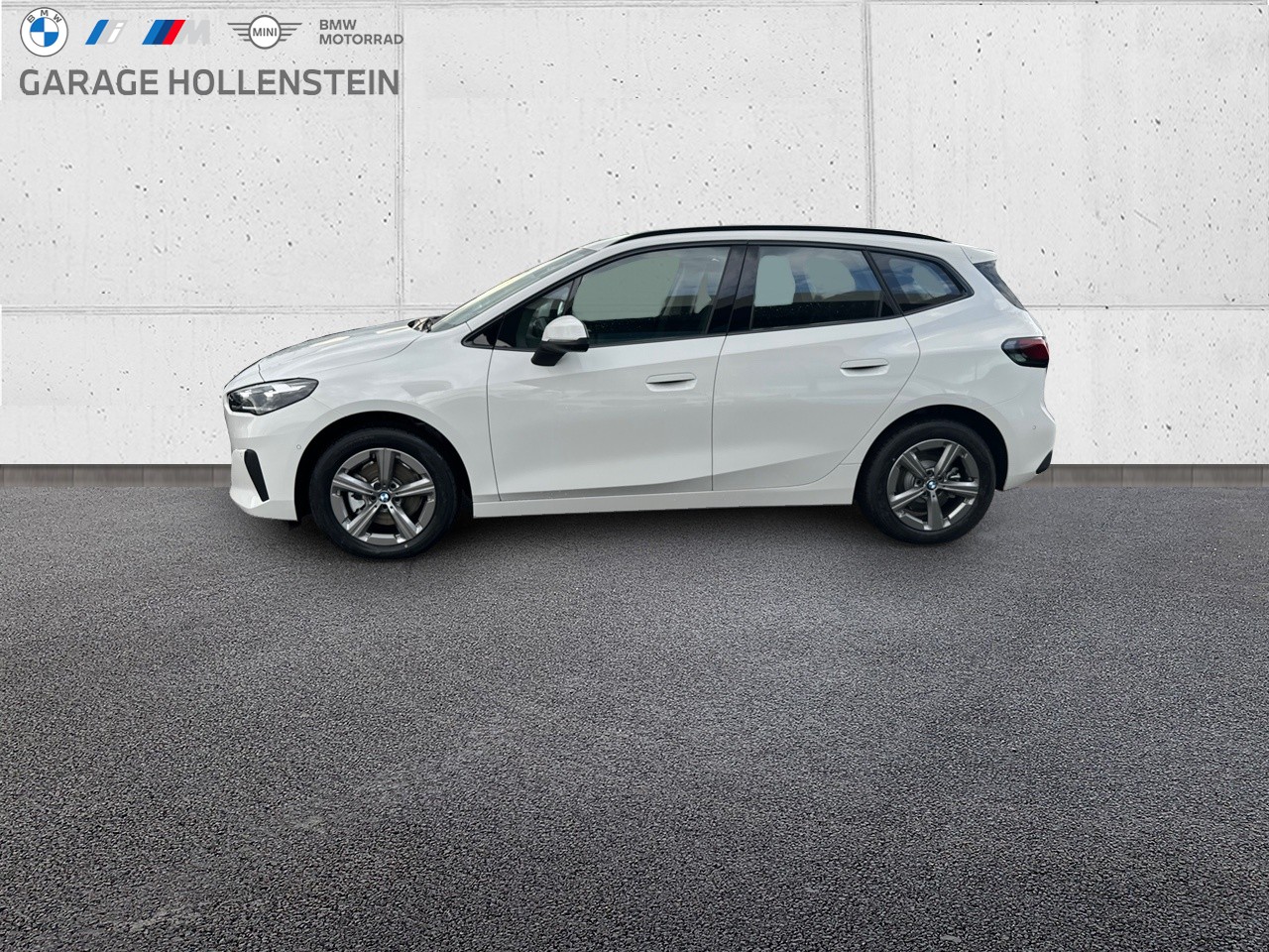 BMW 220i Active Tourer-showroom-element-2