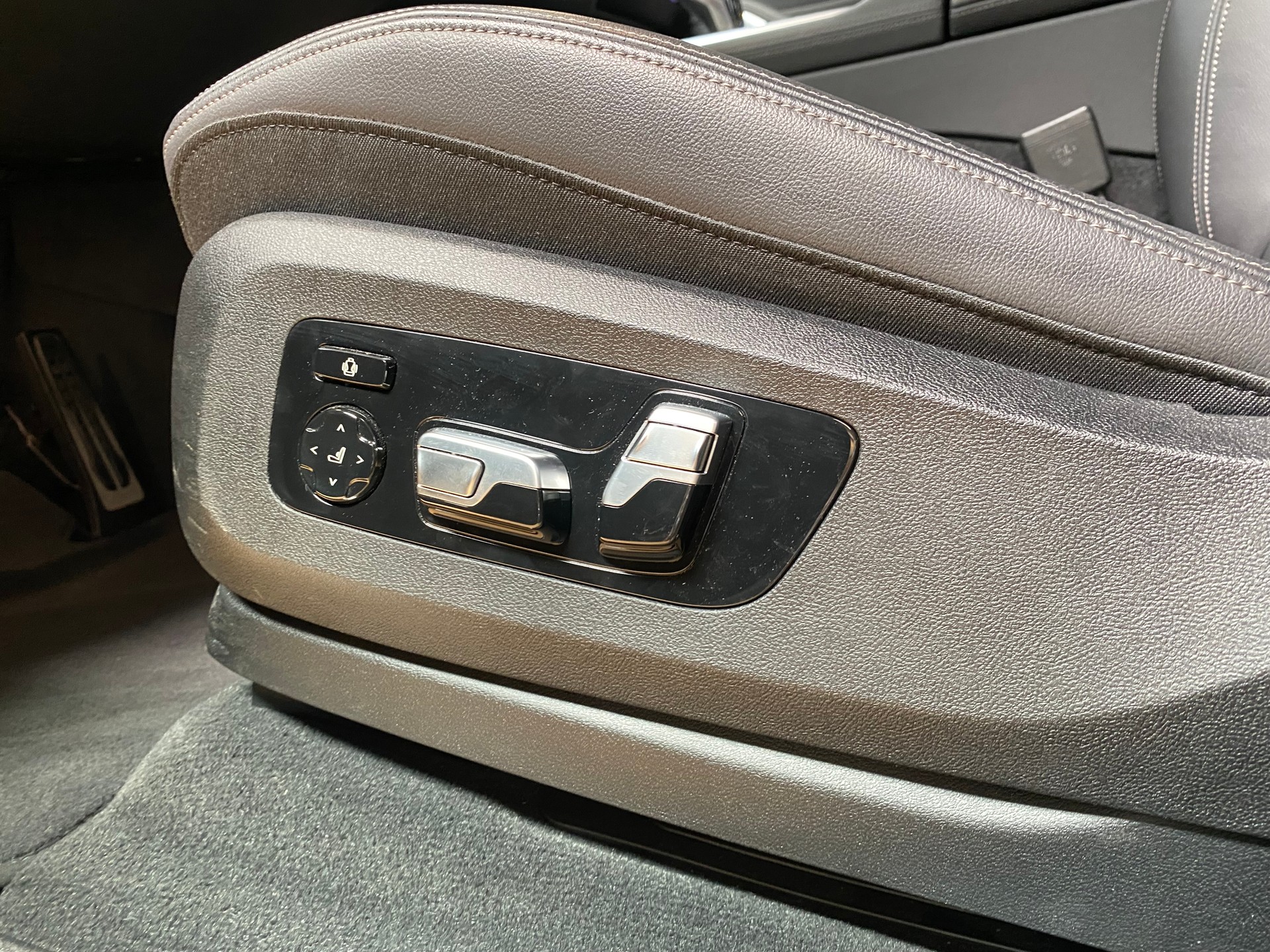 BMW X5 xDrive M50d Steptronic-image-21