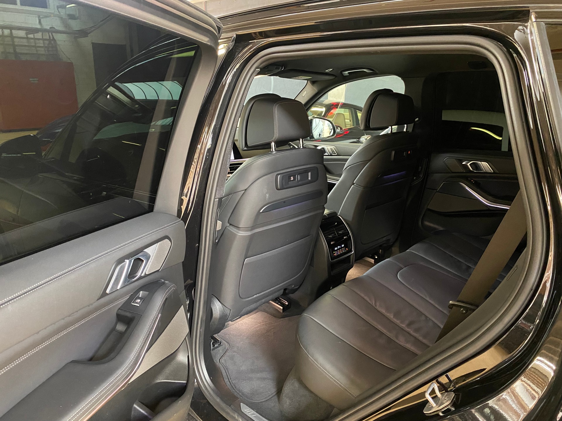 BMW X5 xDrive M50d Steptronic-image-11