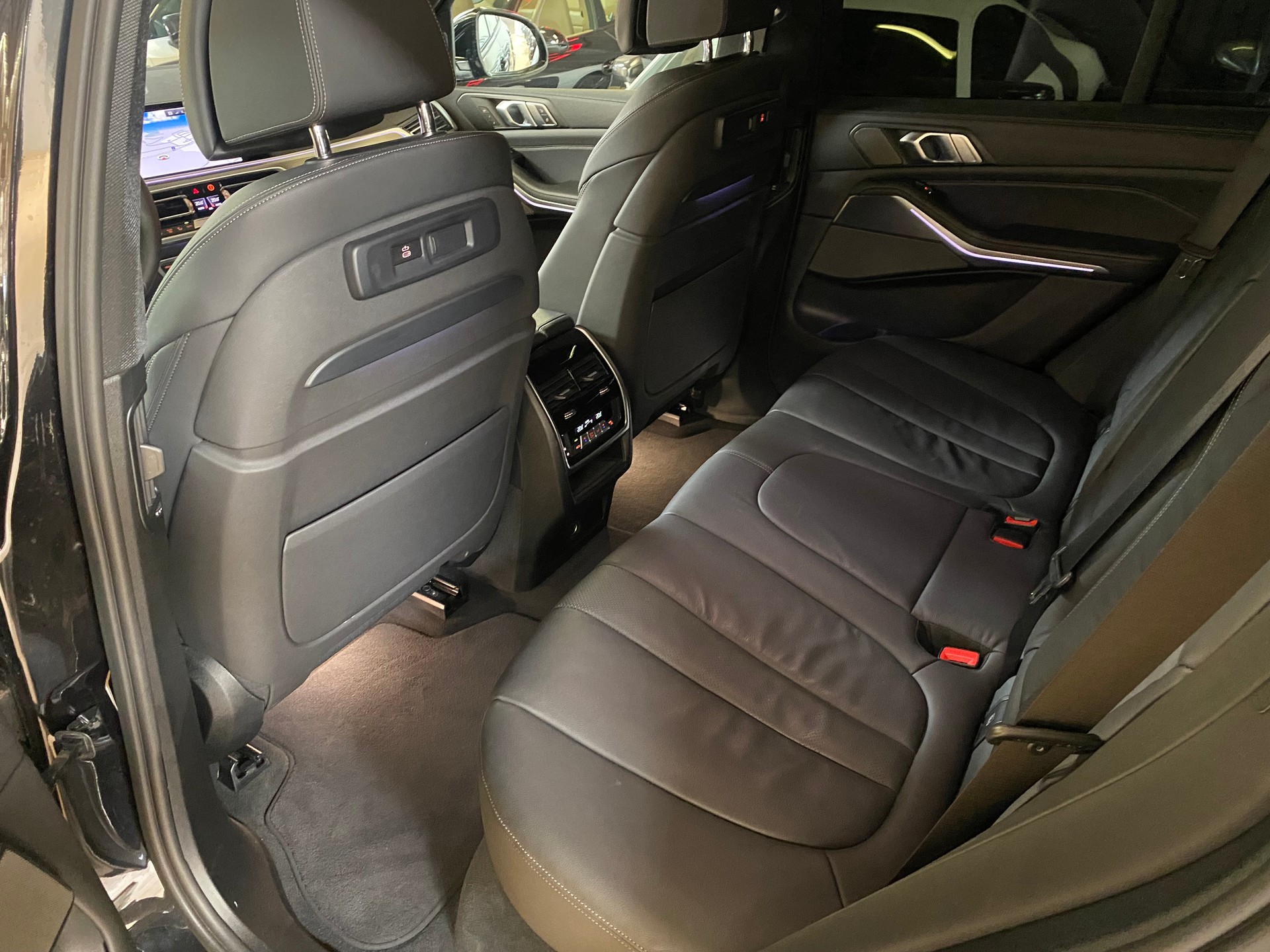 BMW X5 xDrive M50d Steptronic-image-12