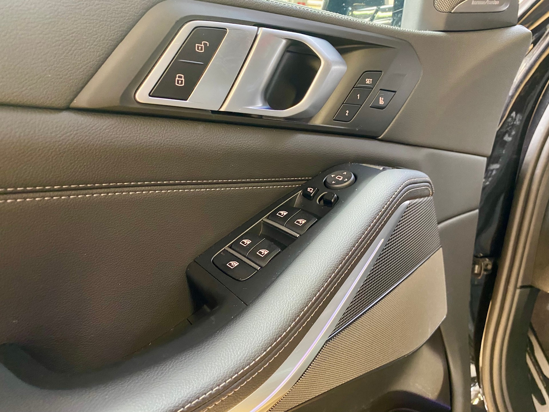 BMW X5 xDrive M50d Steptronic-image-18