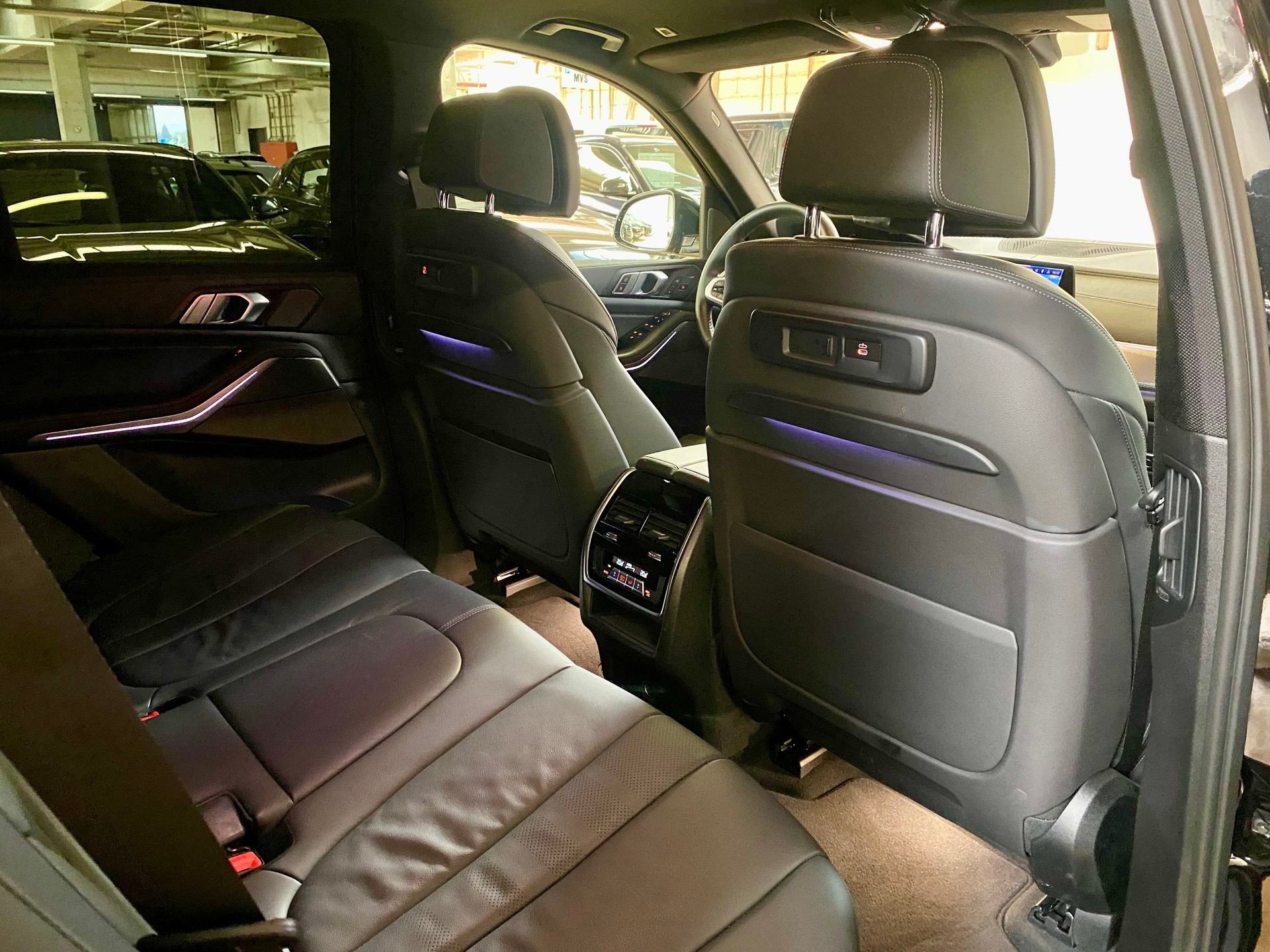 BMW X5 xDrive M50d Steptronic-image-13