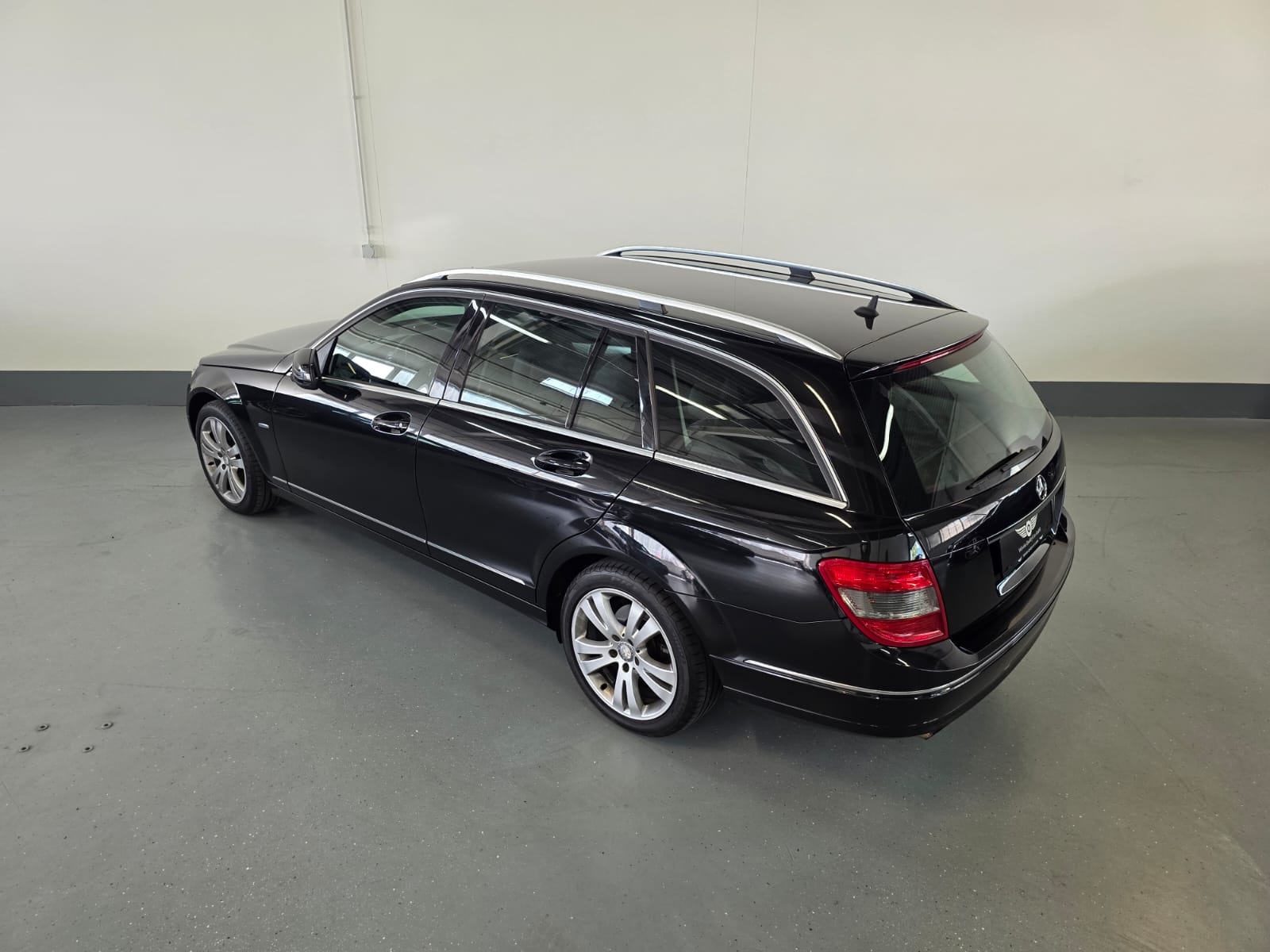 MERCEDES-BENZ C 180 CGI BlueEfficiency Avantgarde-image-11
