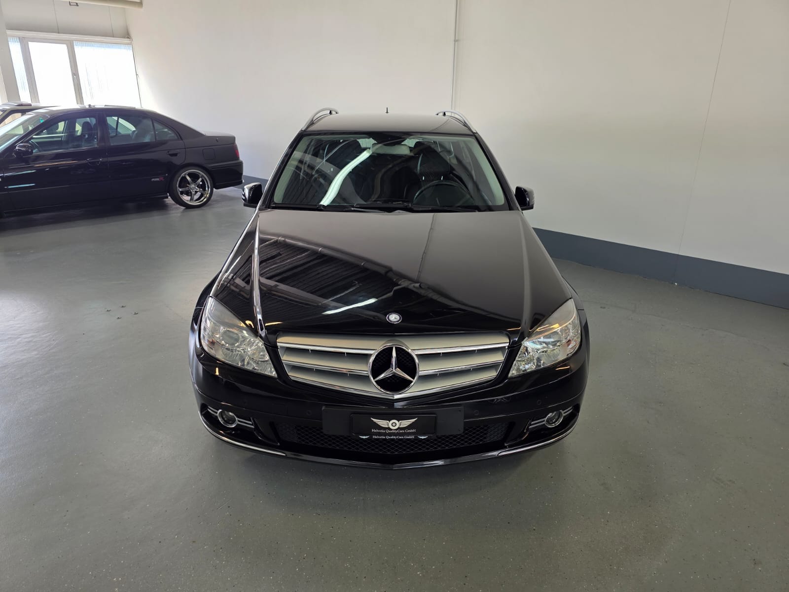 MERCEDES-BENZ C 180 CGI BlueEfficiency Avantgarde-image-4