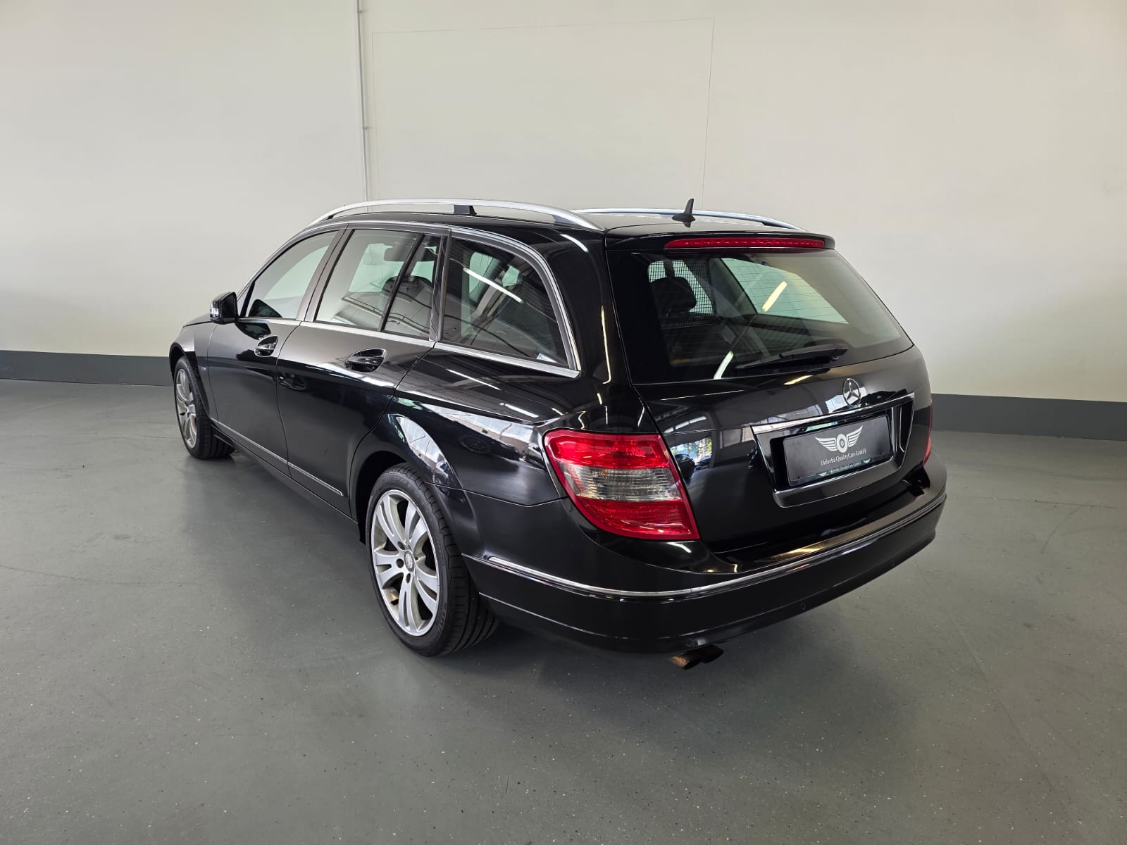 MERCEDES-BENZ C 180 CGI BlueEfficiency Avantgarde-image-14