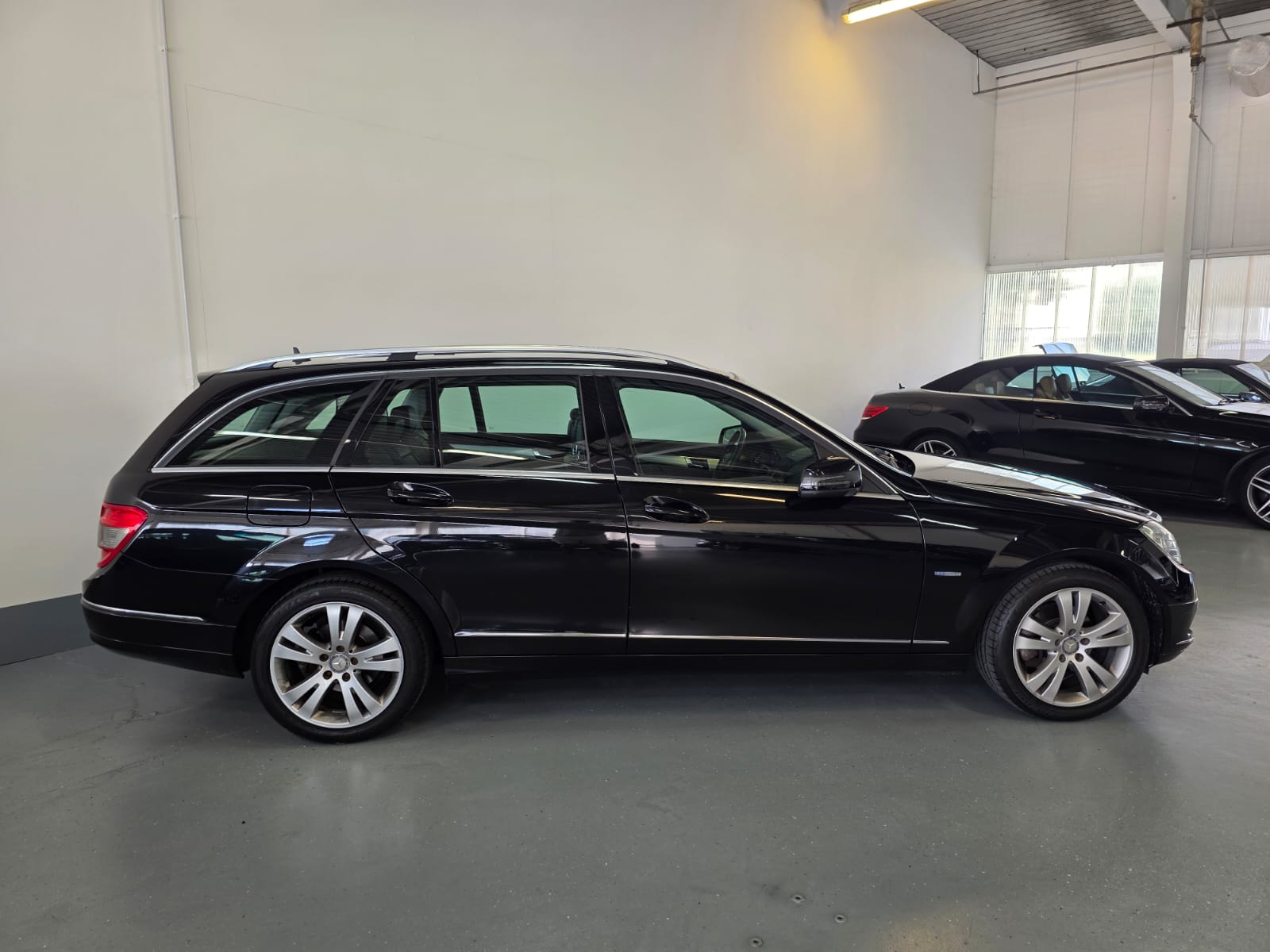 MERCEDES-BENZ C 180 CGI BlueEfficiency Avantgarde-image-6