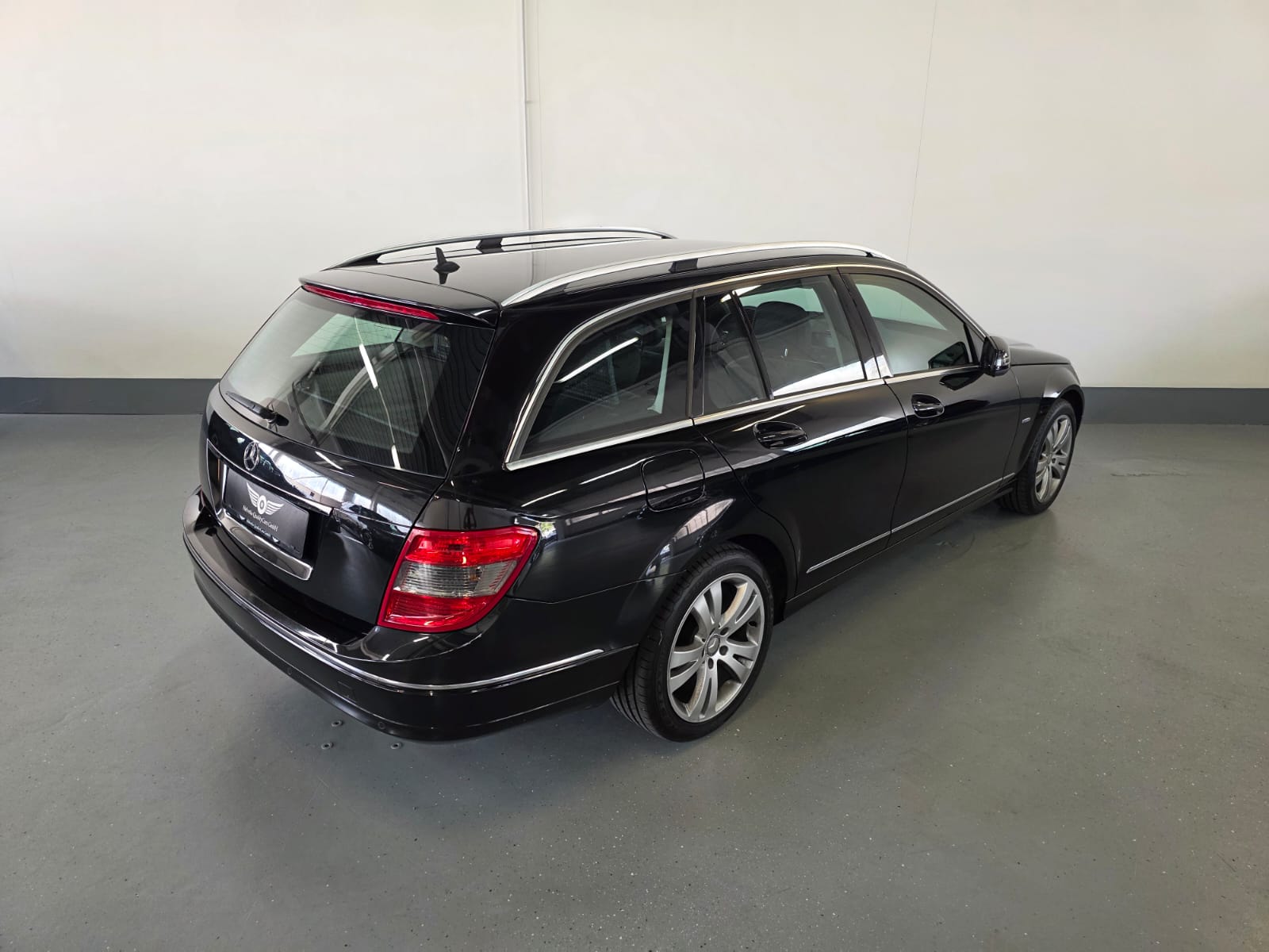 MERCEDES-BENZ C 180 CGI BlueEfficiency Avantgarde-image-8