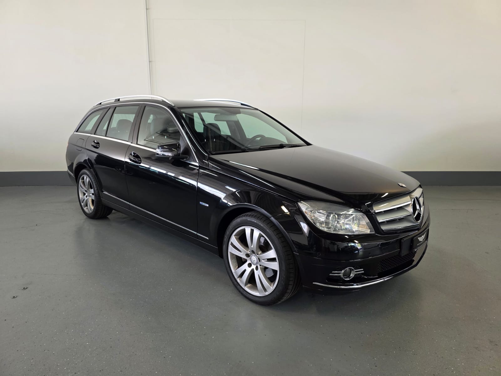 MERCEDES-BENZ C 180 CGI BlueEfficiency Avantgarde-image-2