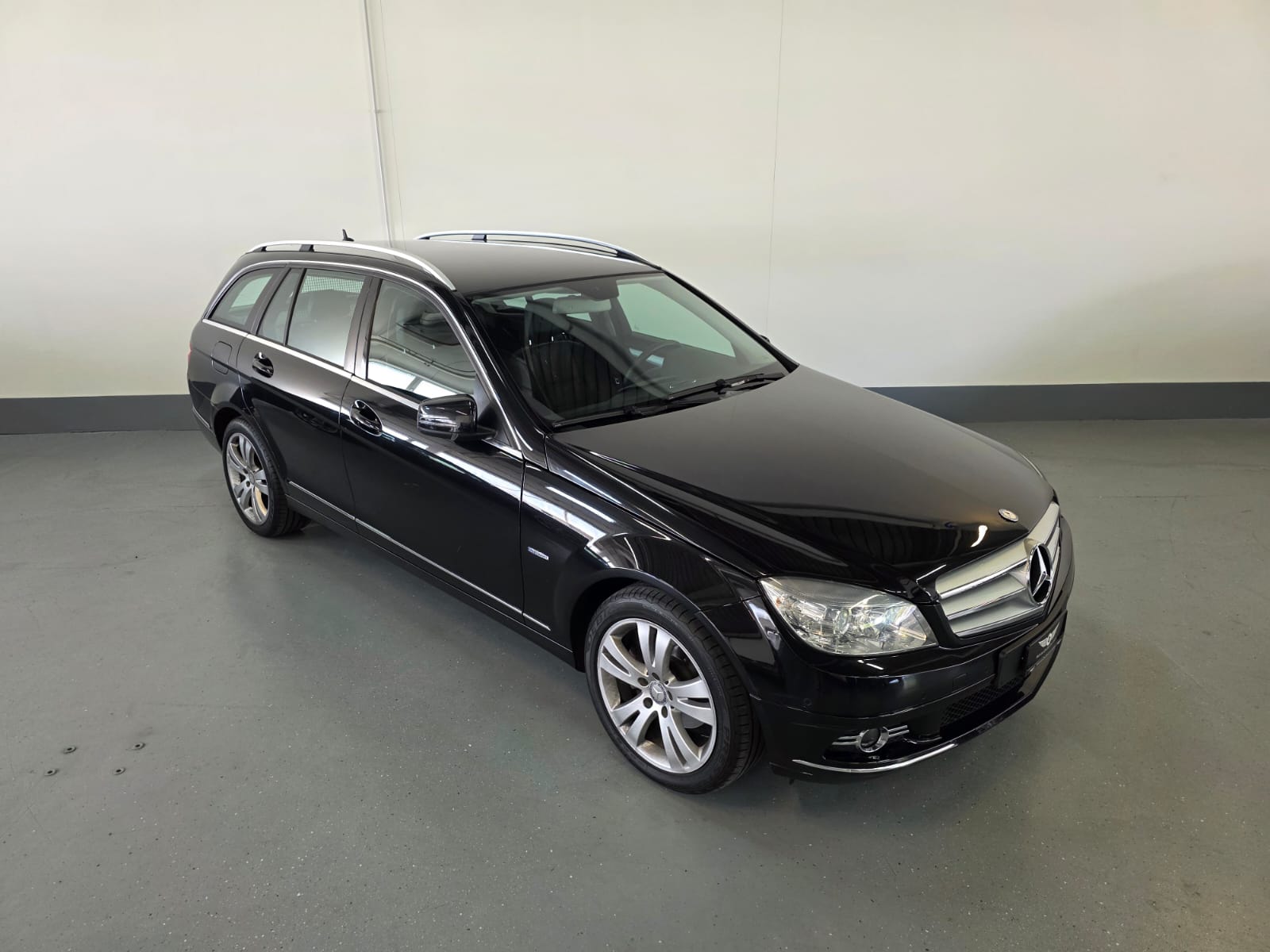 MERCEDES-BENZ C 180 CGI BlueEfficiency Avantgarde-image-1