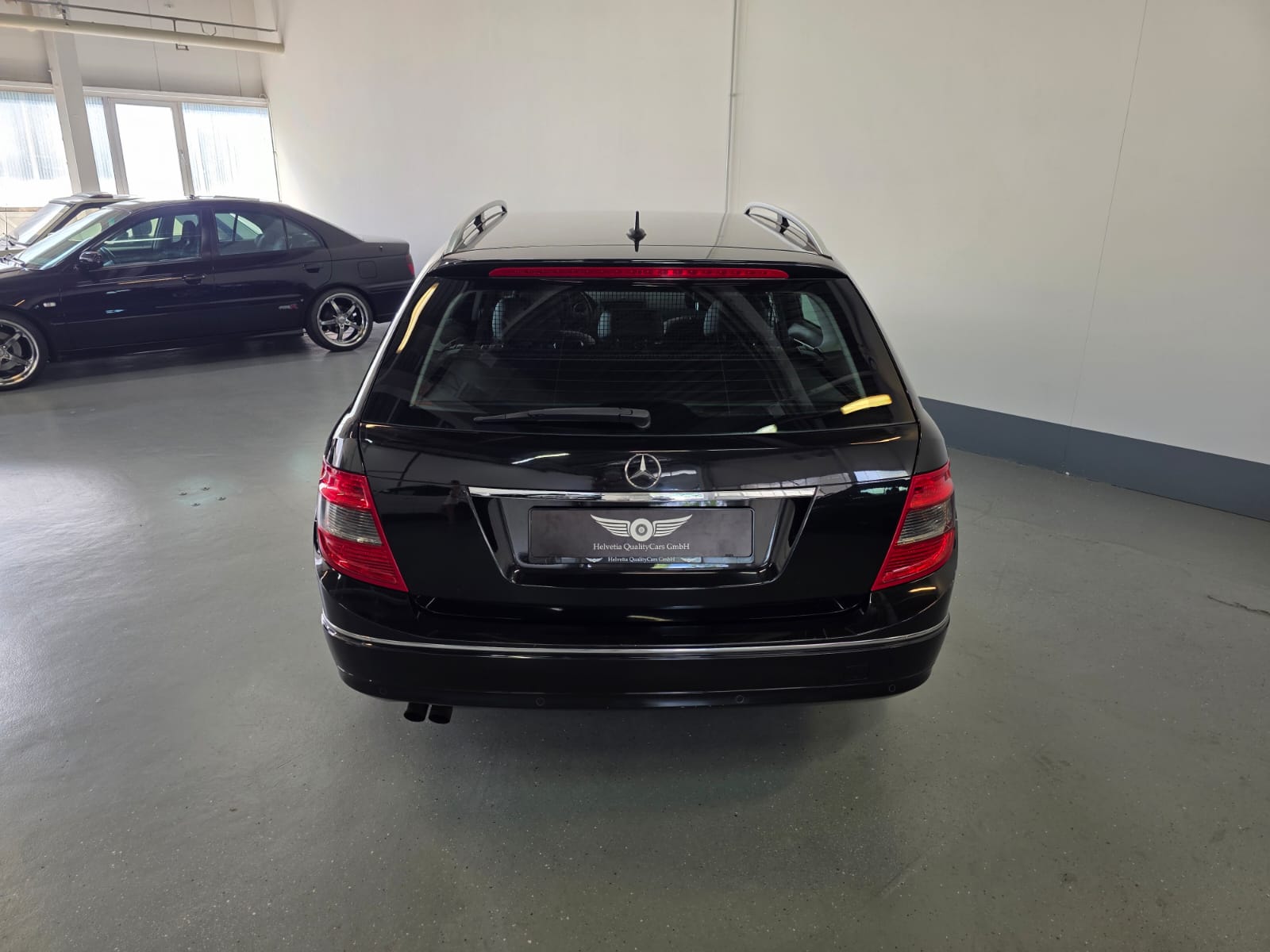 MERCEDES-BENZ C 180 CGI BlueEfficiency Avantgarde-image-15