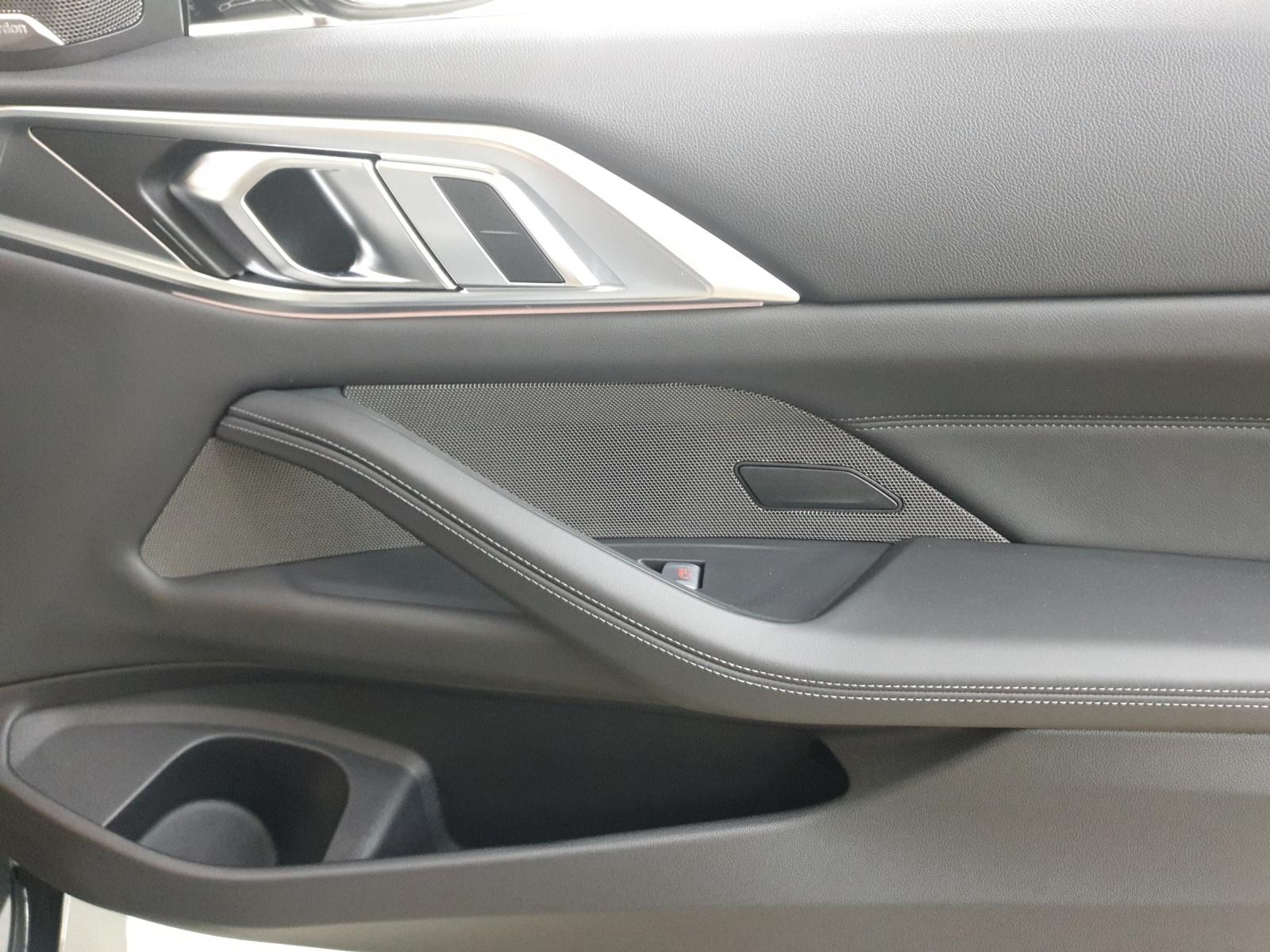 BMW M4 Competition Coupé-image-15