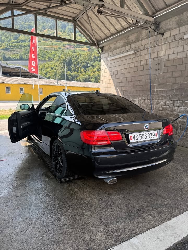 BMW 320d xDrive Coupé Steptronic-image-1