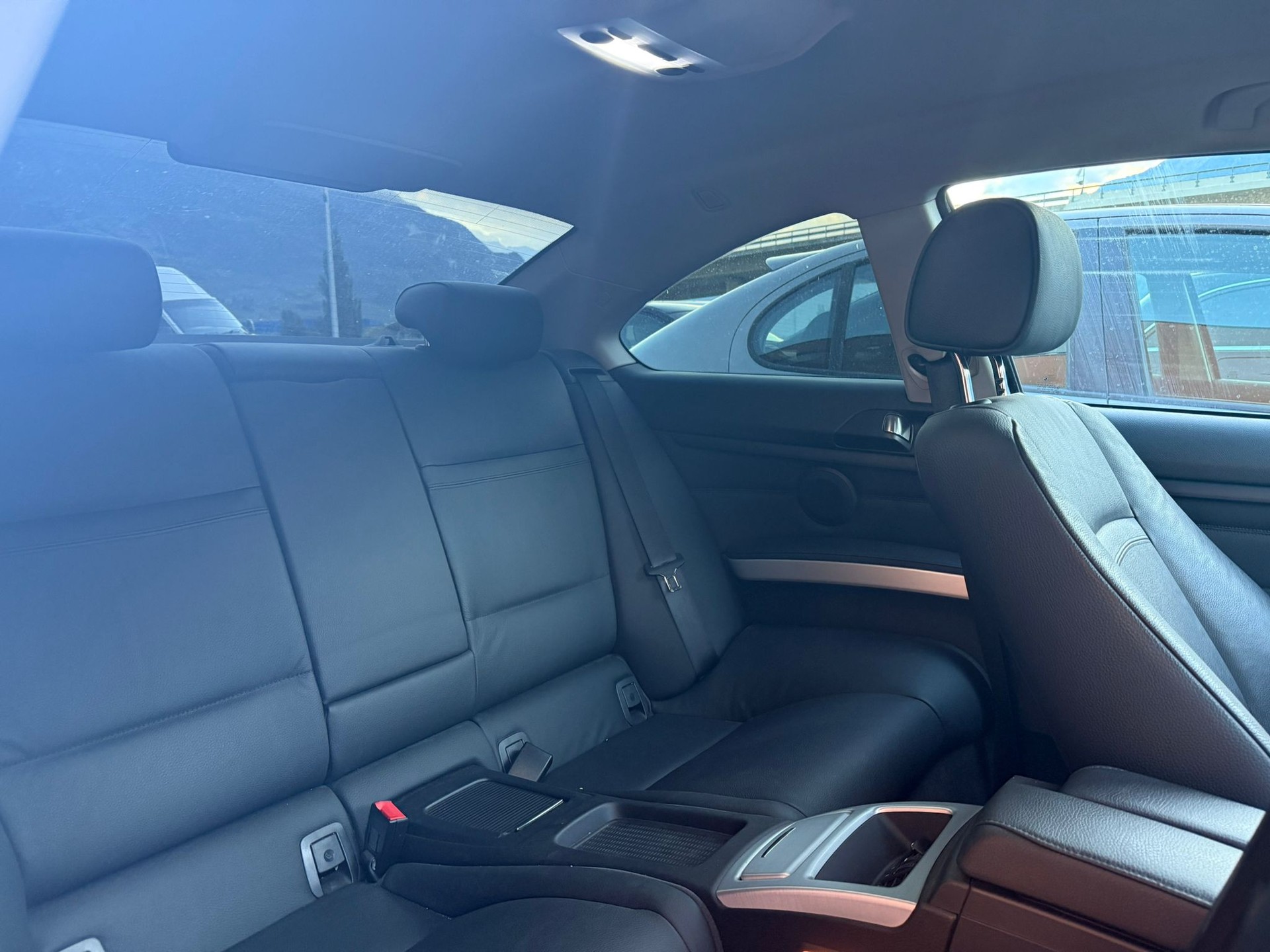 BMW 320d xDrive Coupé Steptronic-image-4