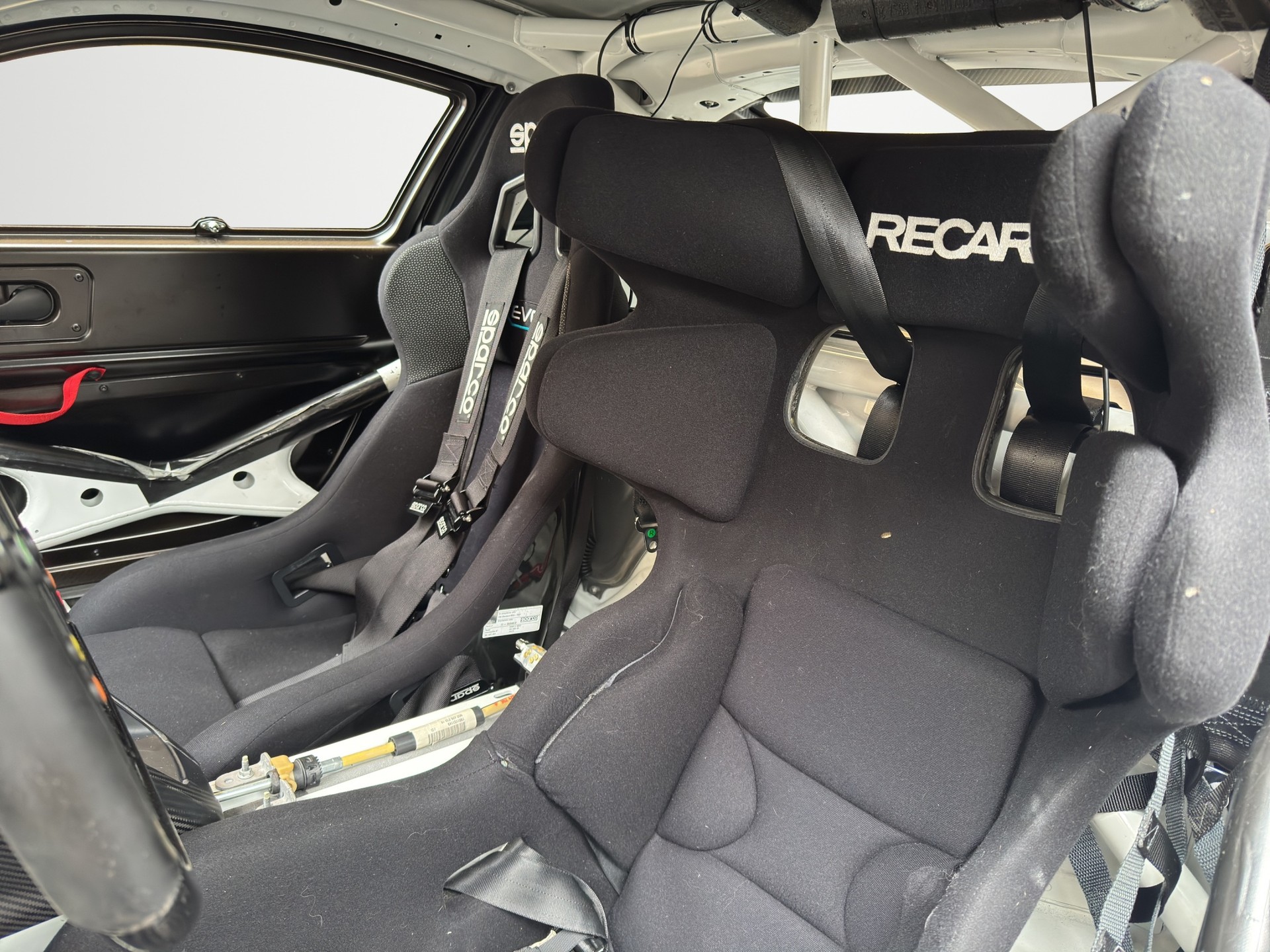 PORSCHE CAYMAN GT4 Clubsport Manthey Racing-image-9