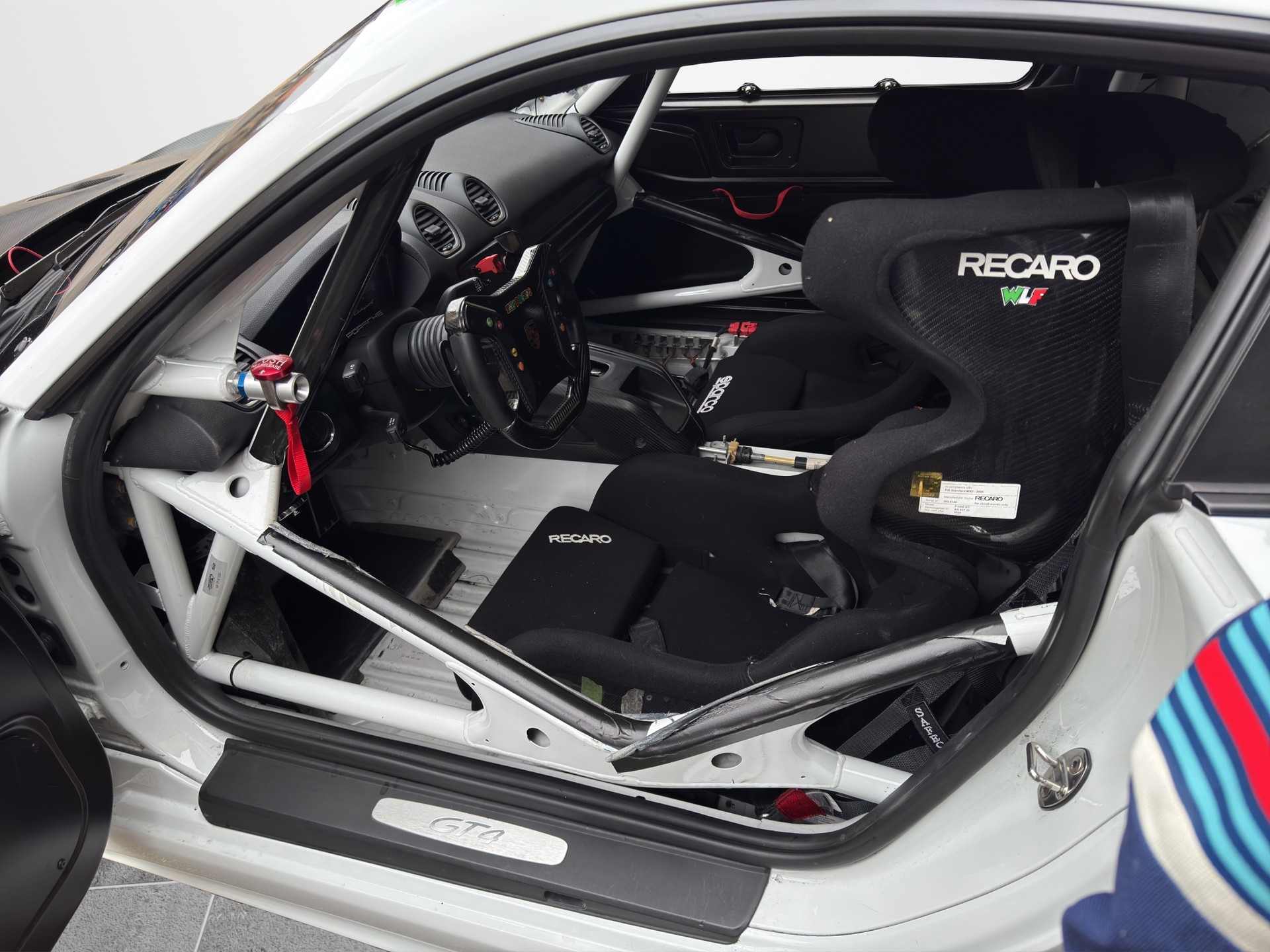 PORSCHE CAYMAN GT4 Clubsport Manthey Racing-image-8