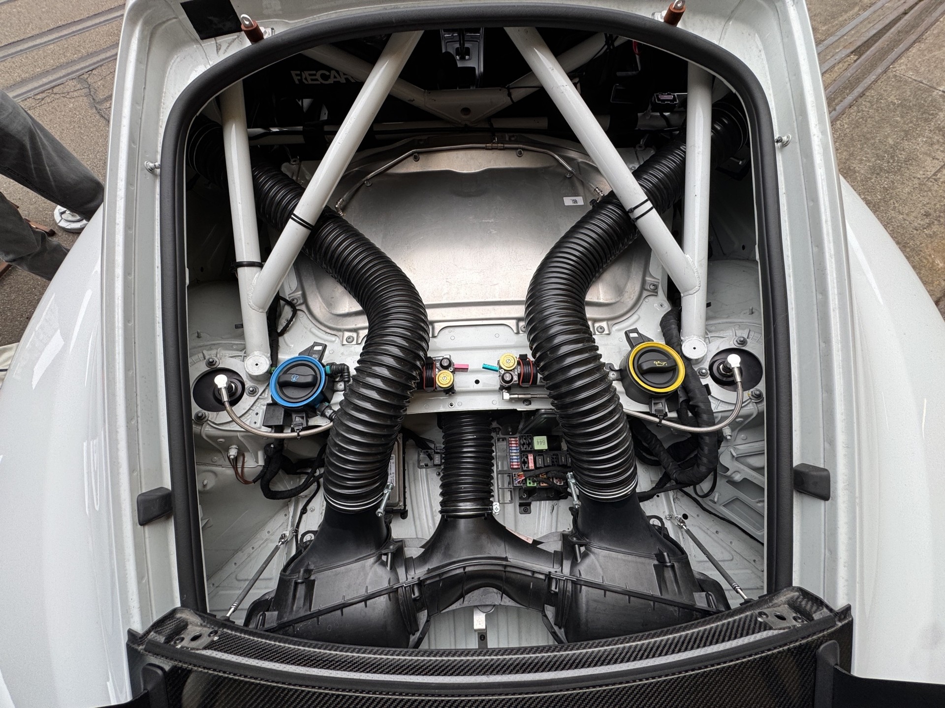 PORSCHE CAYMAN GT4 Clubsport Manthey Racing-image-25