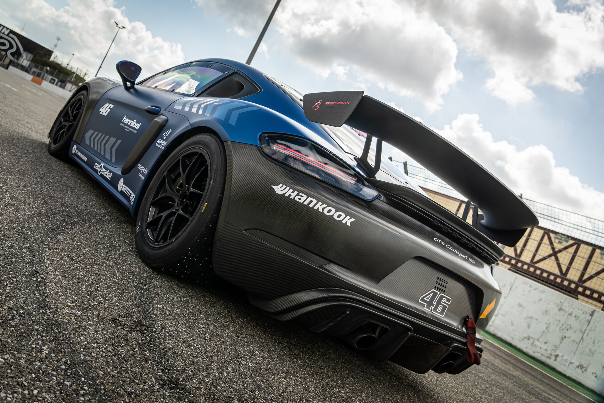 PORSCHE CAYMAN GT4 Clubsport Manthey Racing-image-4