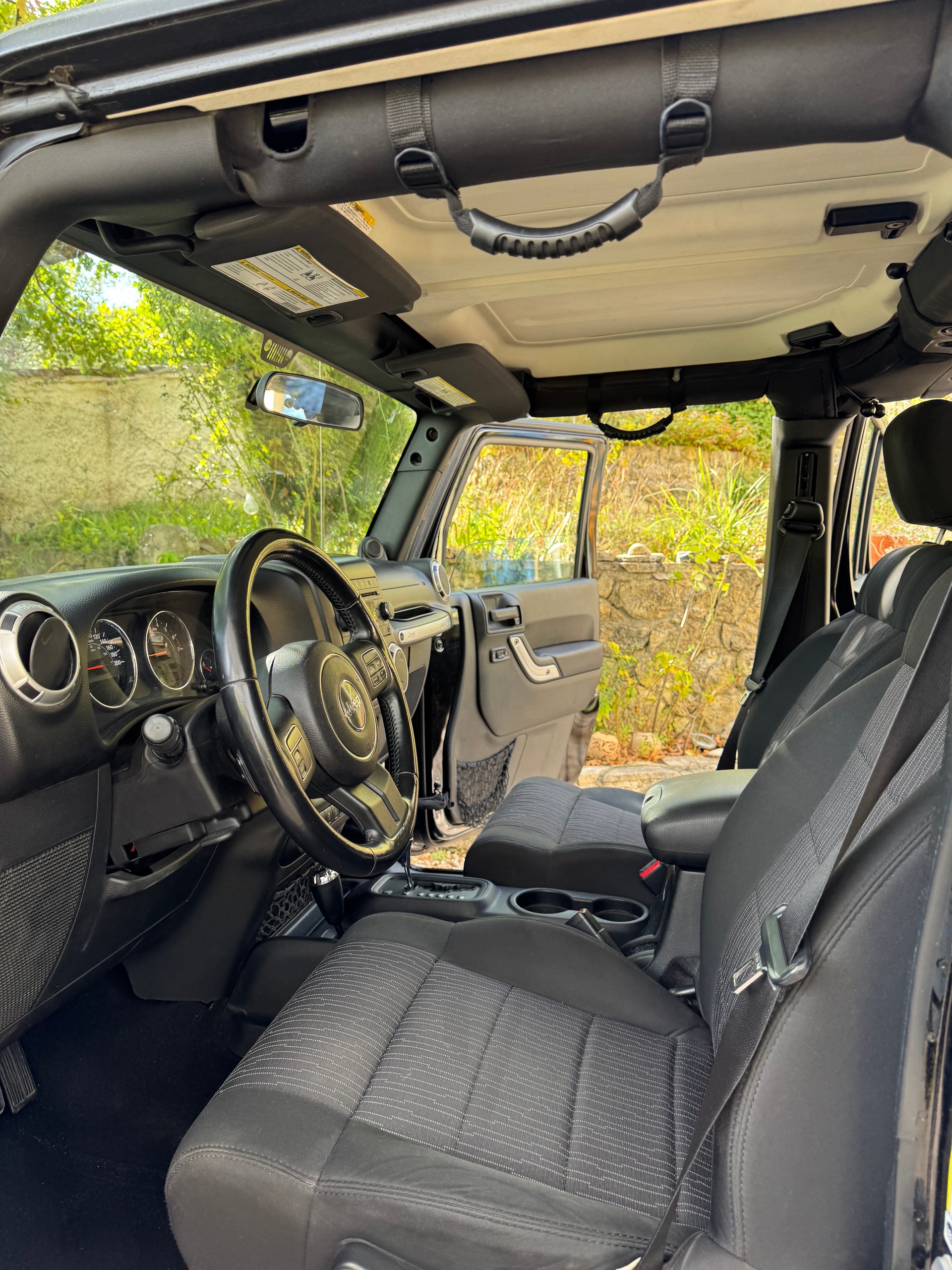 JEEP Wrangler 3.8 Unlimited Sahara Automatic-image-4