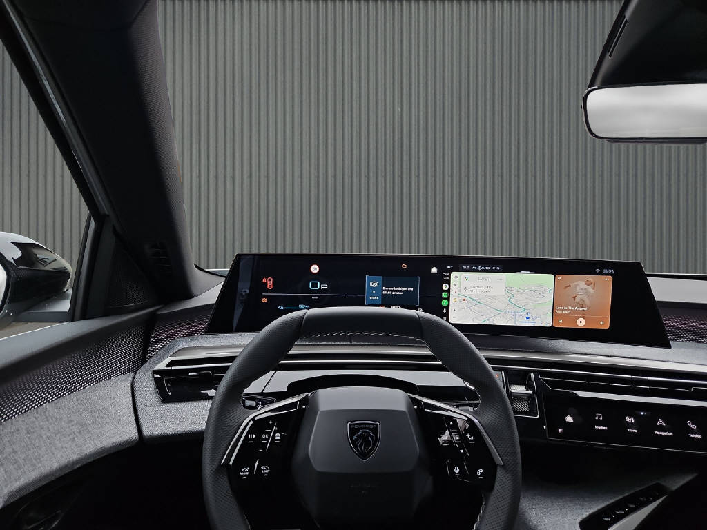 PEUGEOT 3008 1.6 Plug-in Hybrid GT 195PS-image-13
