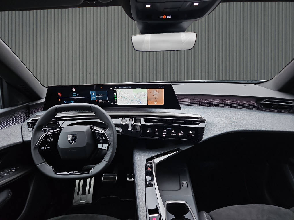 PEUGEOT 3008 1.6 Plug-in Hybrid GT 195PS-image-11