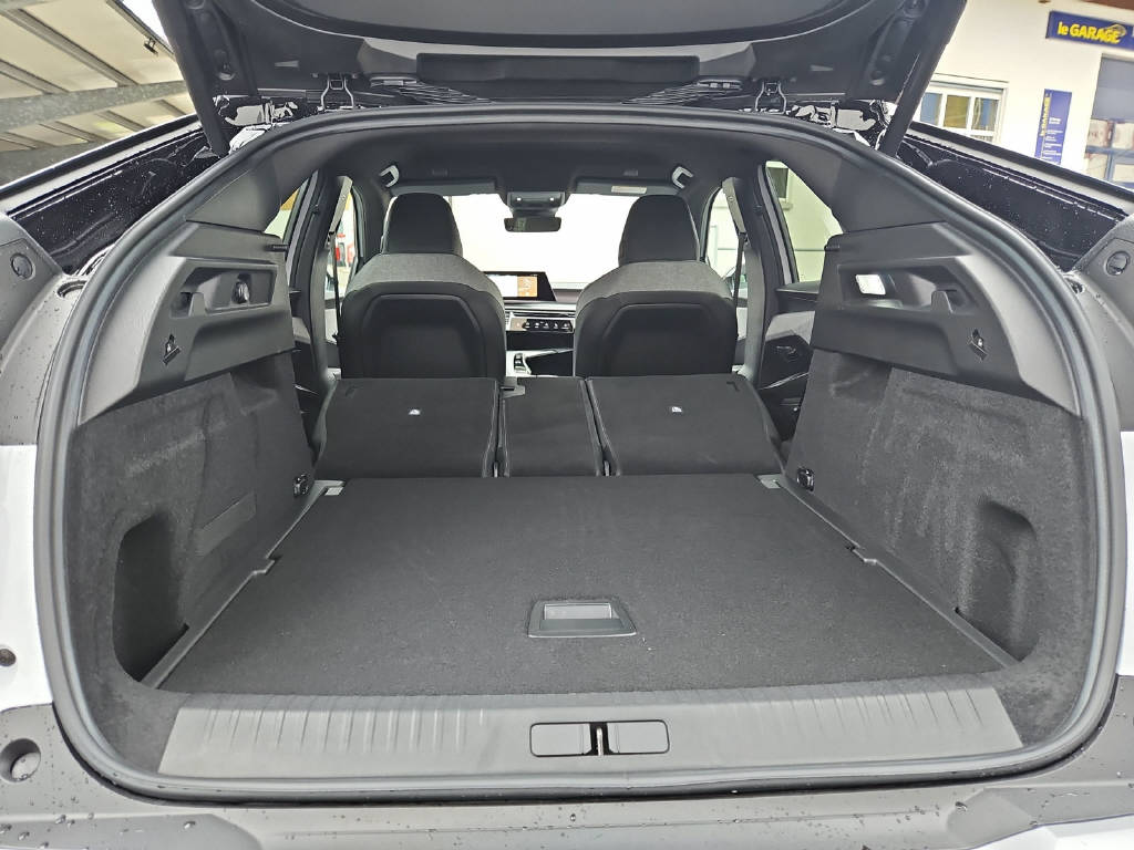 PEUGEOT 3008 1.6 Plug-in Hybrid GT 195PS-image-15