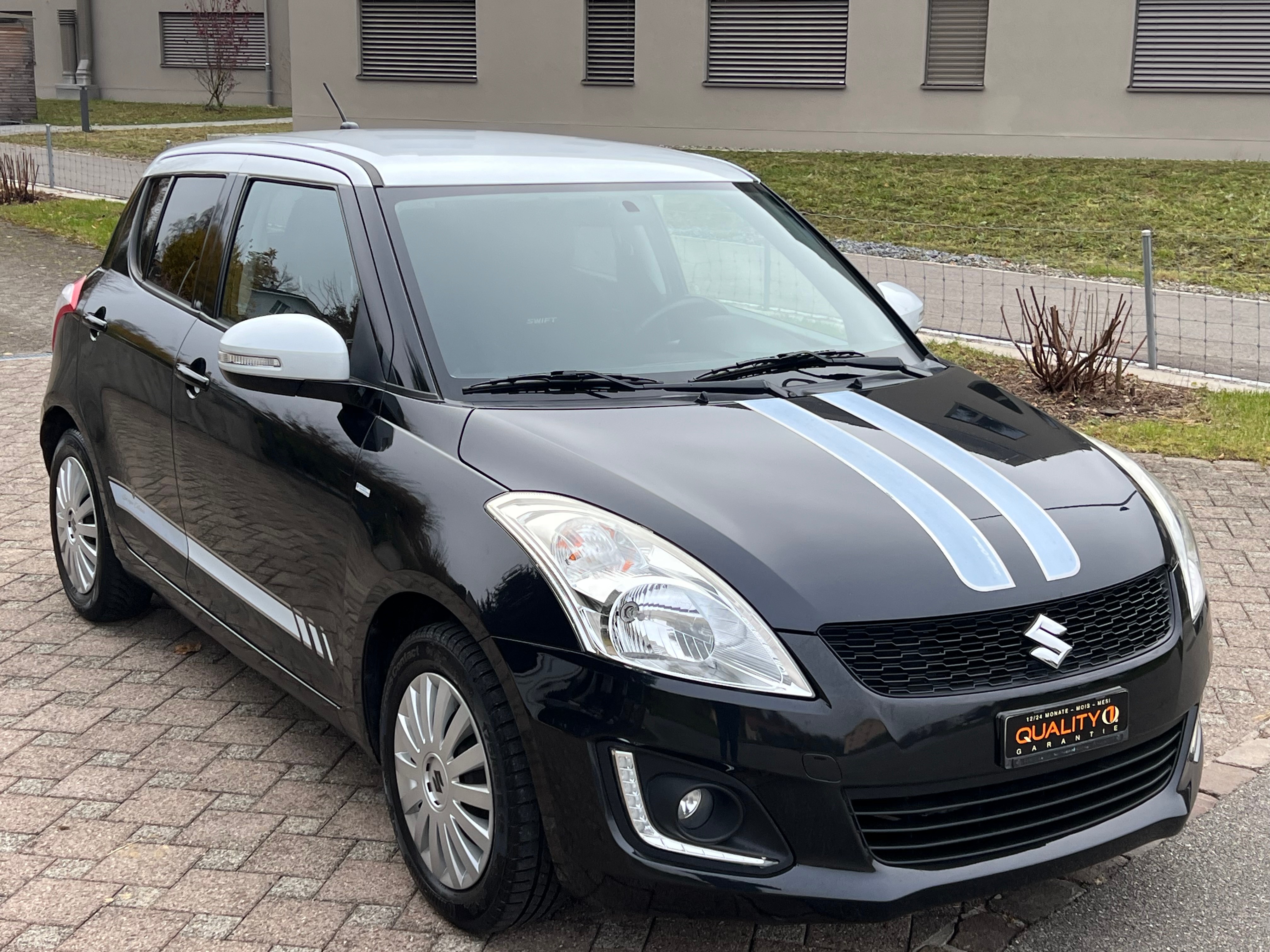 SUZUKI Swift 1.2i 16V GL Sergio Cellano (Kleinwagen) Suzuki SUZUKI Swift 1.2i 16V GL Sergio Cellano (Kleinwagen)