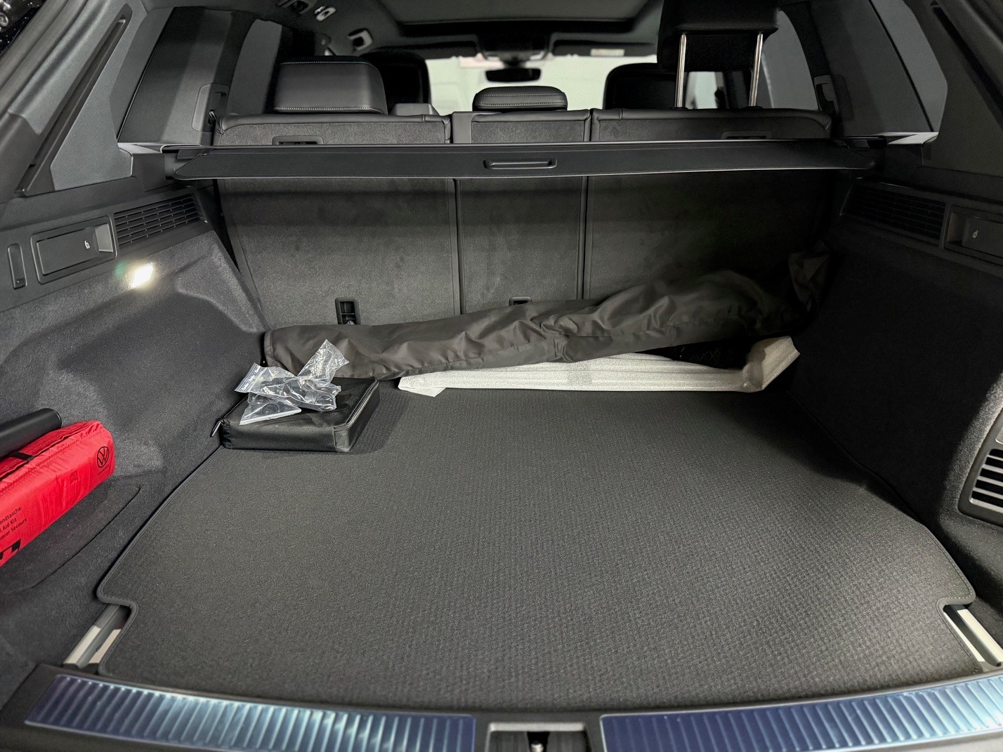 VW Touareg 3.0 TDI R-Line-image-21