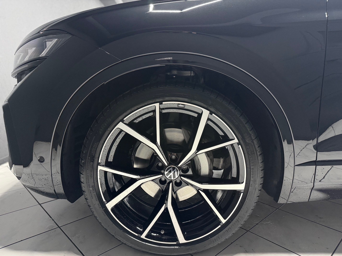 VW Touareg 3.0 TDI R-Line-image-7