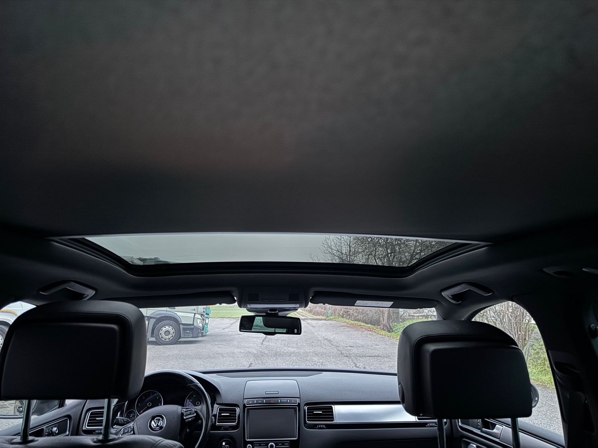VW Touareg 3.0 TDI R-Line BlueMotion Technology Tiptronic-image-8
