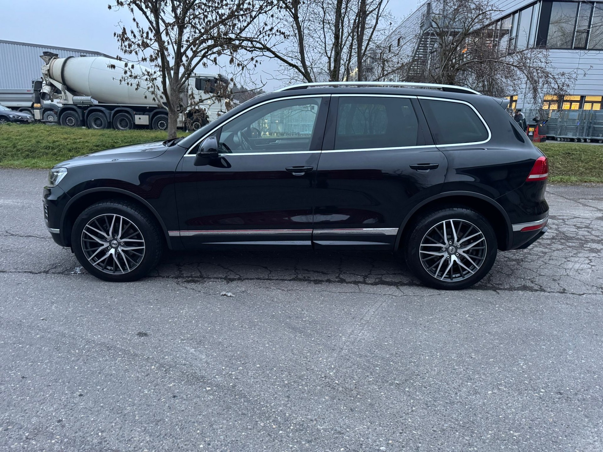 VW Touareg 3.0 TDI R-Line BlueMotion Technology Tiptronic-image-9