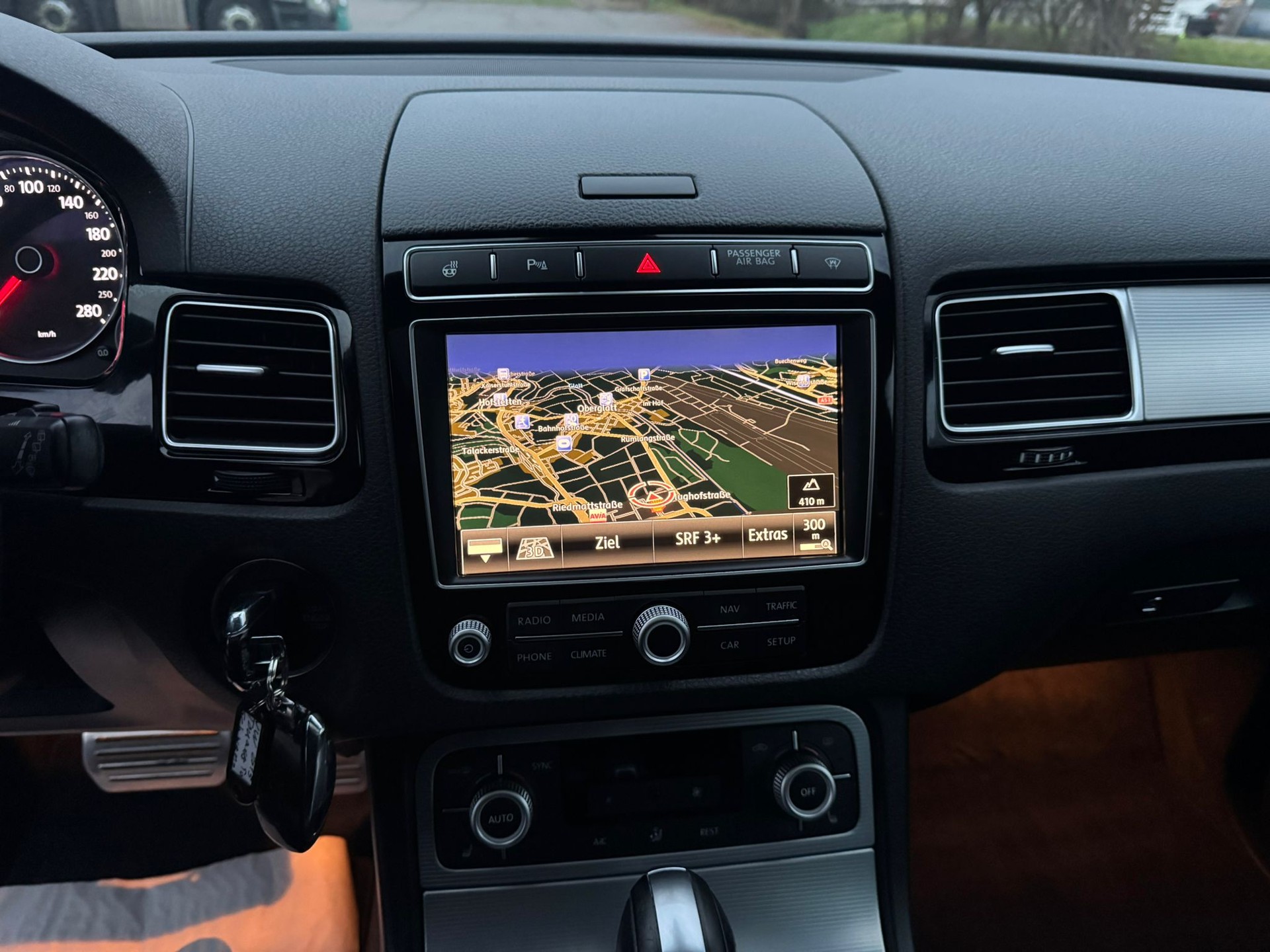 VW Touareg 3.0 TDI R-Line BlueMotion Technology Tiptronic-image-24